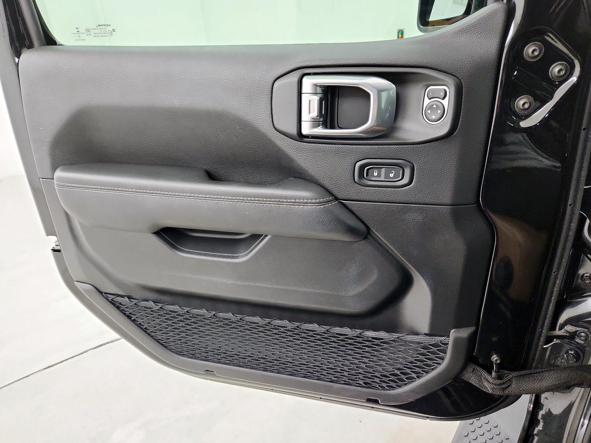 Thumbnail: 2022 Jeep Wrangler - 12