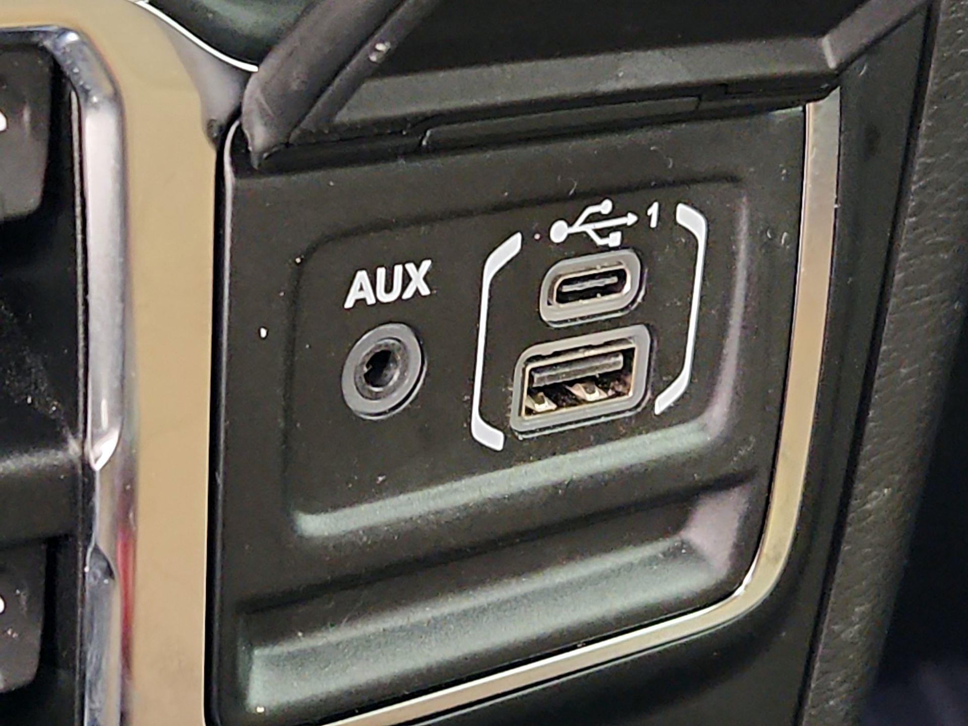 Thumbnail: 2022 Jeep Wrangler - 19