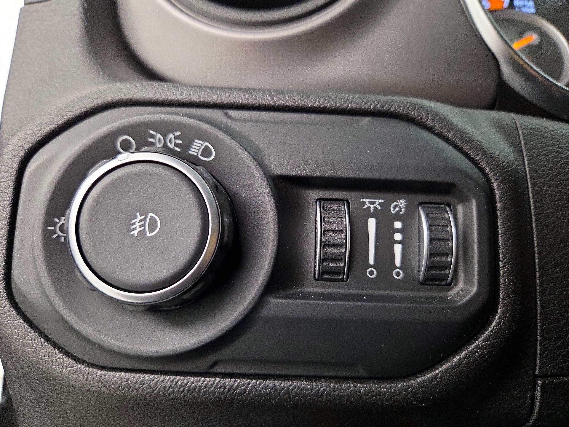 Thumbnail: 2021 Jeep Wrangler - 13