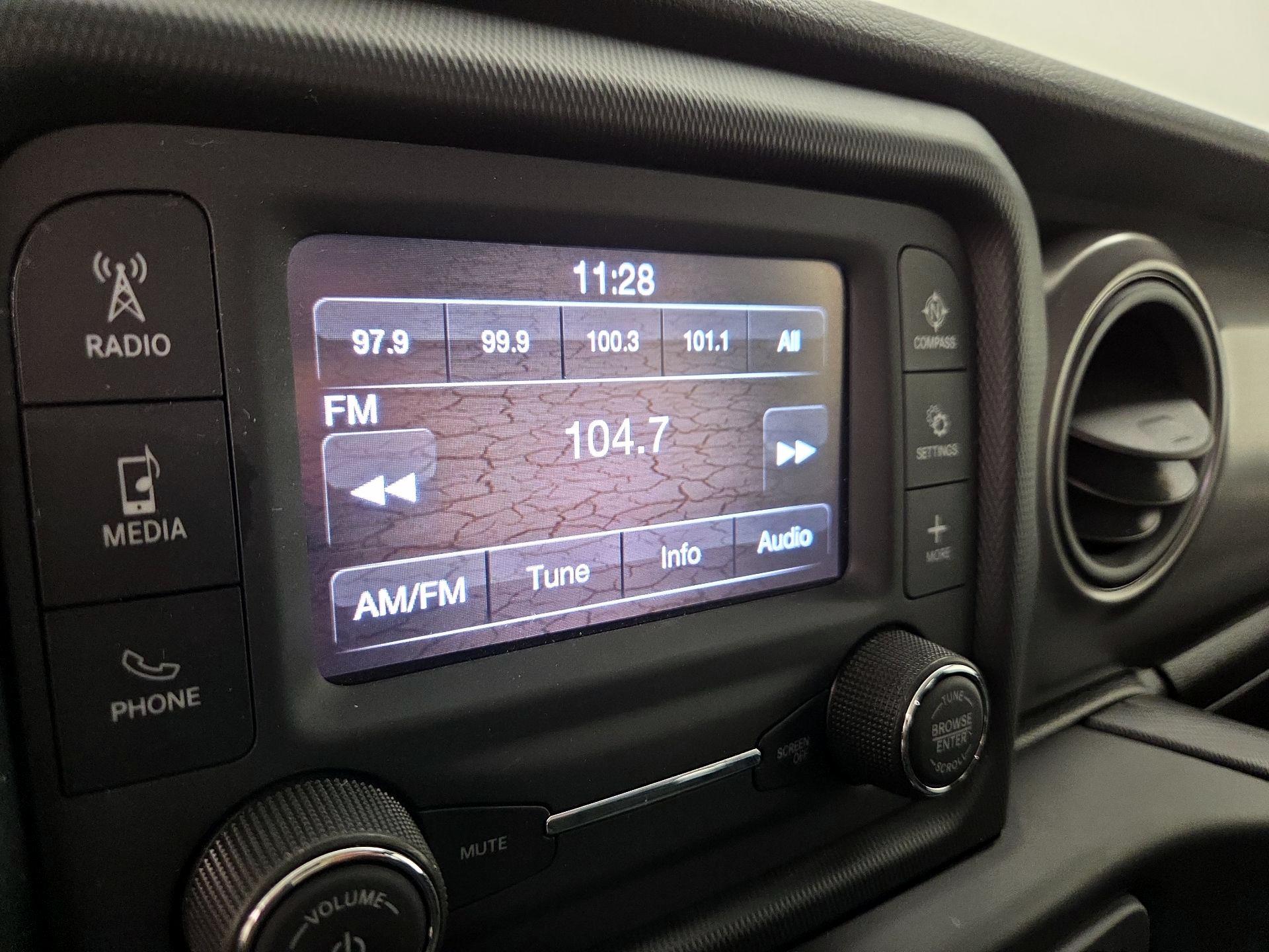 Thumbnail: 2021 Jeep Wrangler - 15