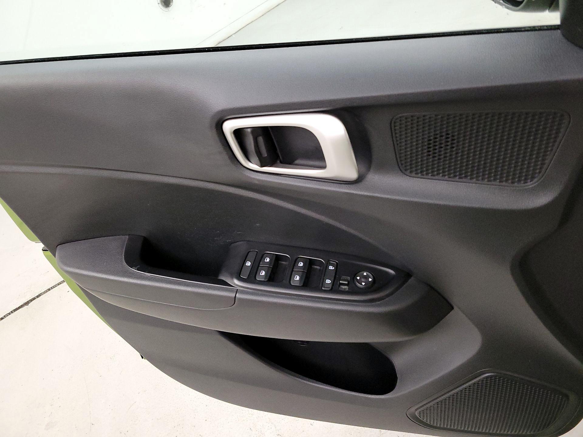 Thumbnail: 2023 Hyundai Venue - 12