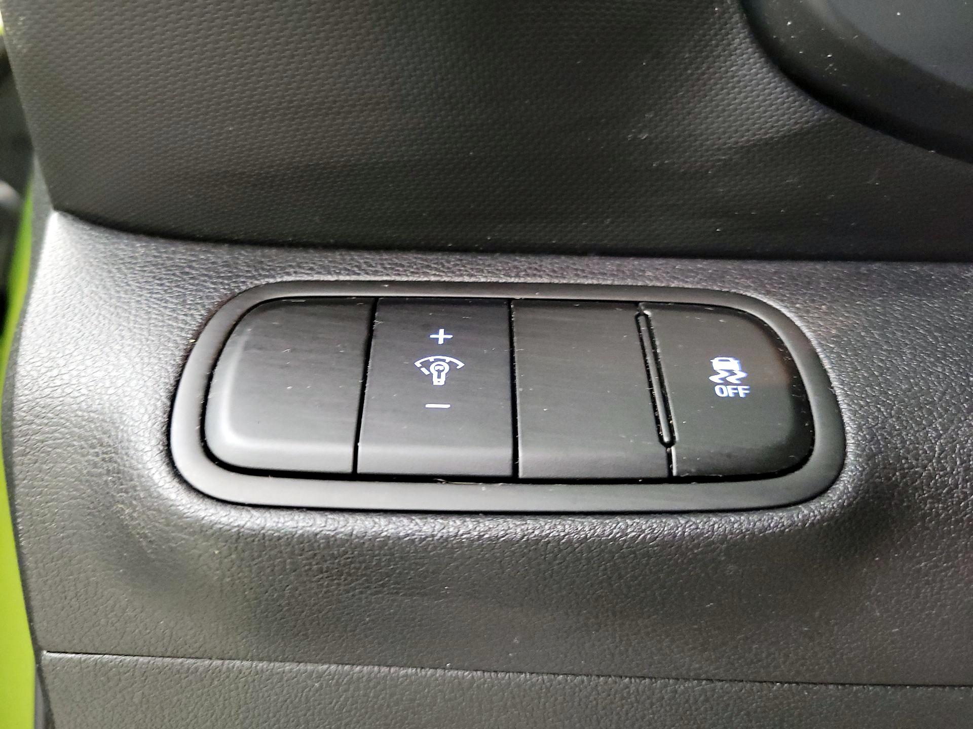 Thumbnail: 2023 Hyundai Venue - 13