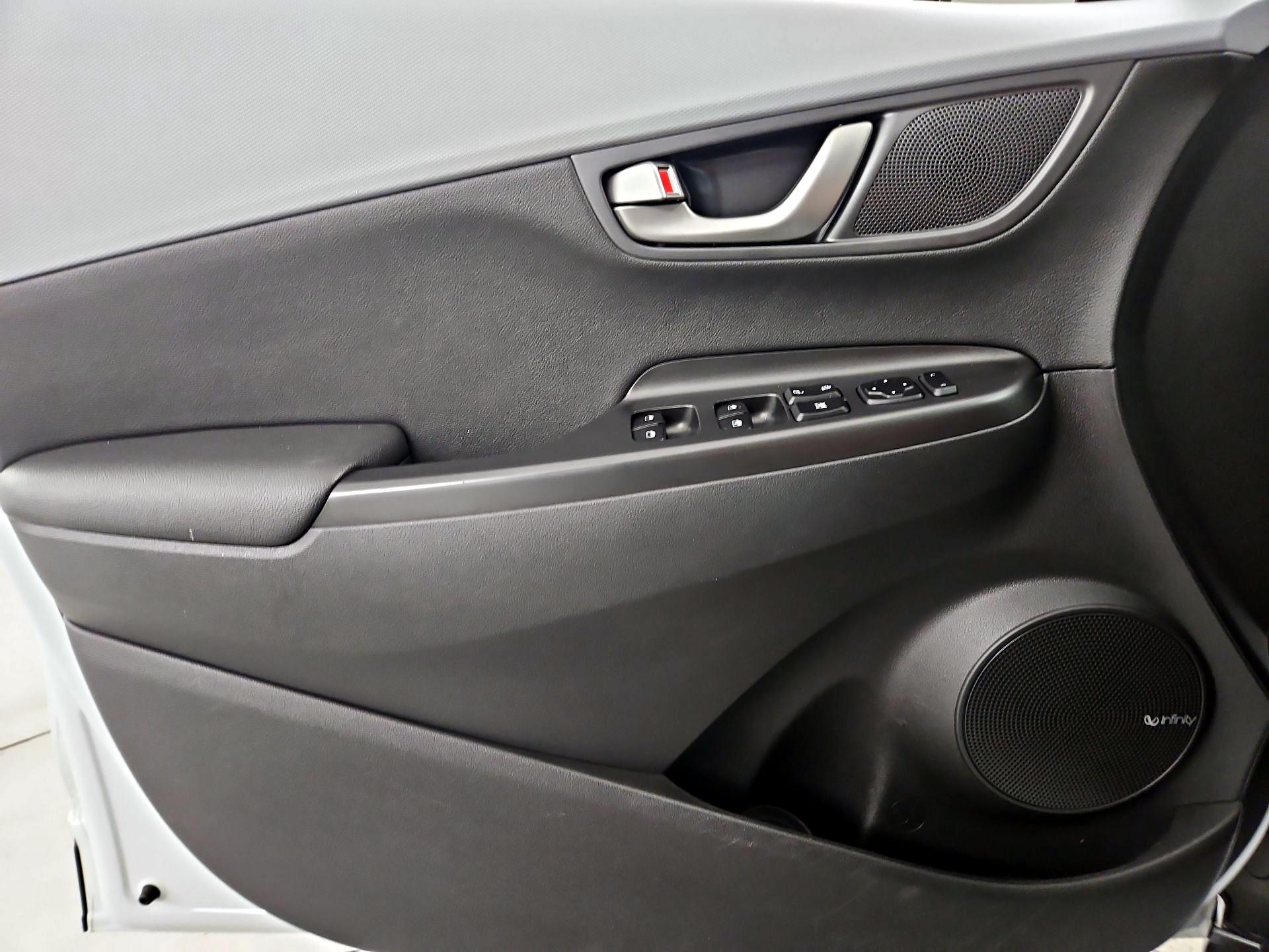 Thumbnail: 2020 Hyundai Kona - 12