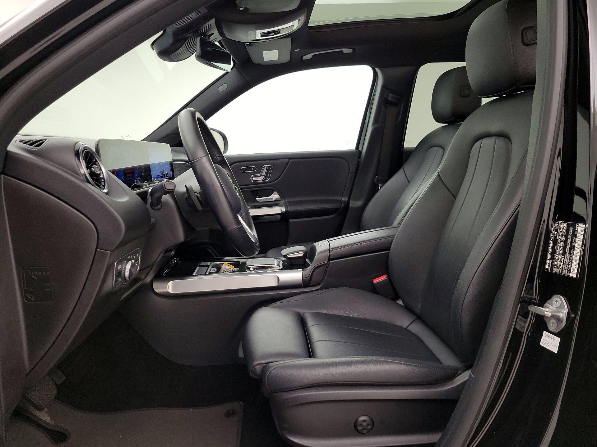 Thumbnail: 2021 Mercedes-Benz GLB - 11