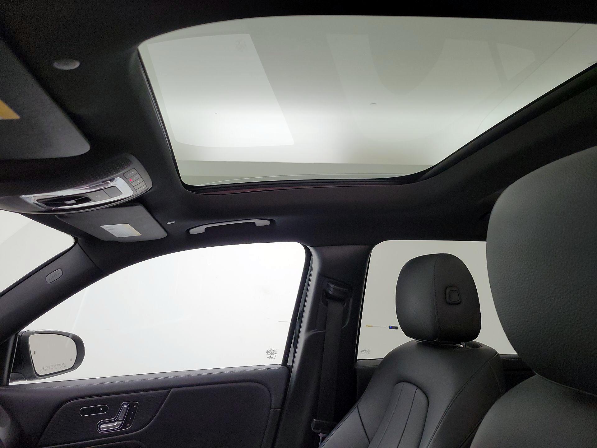 Thumbnail: 2021 Mercedes-Benz GLB - 20