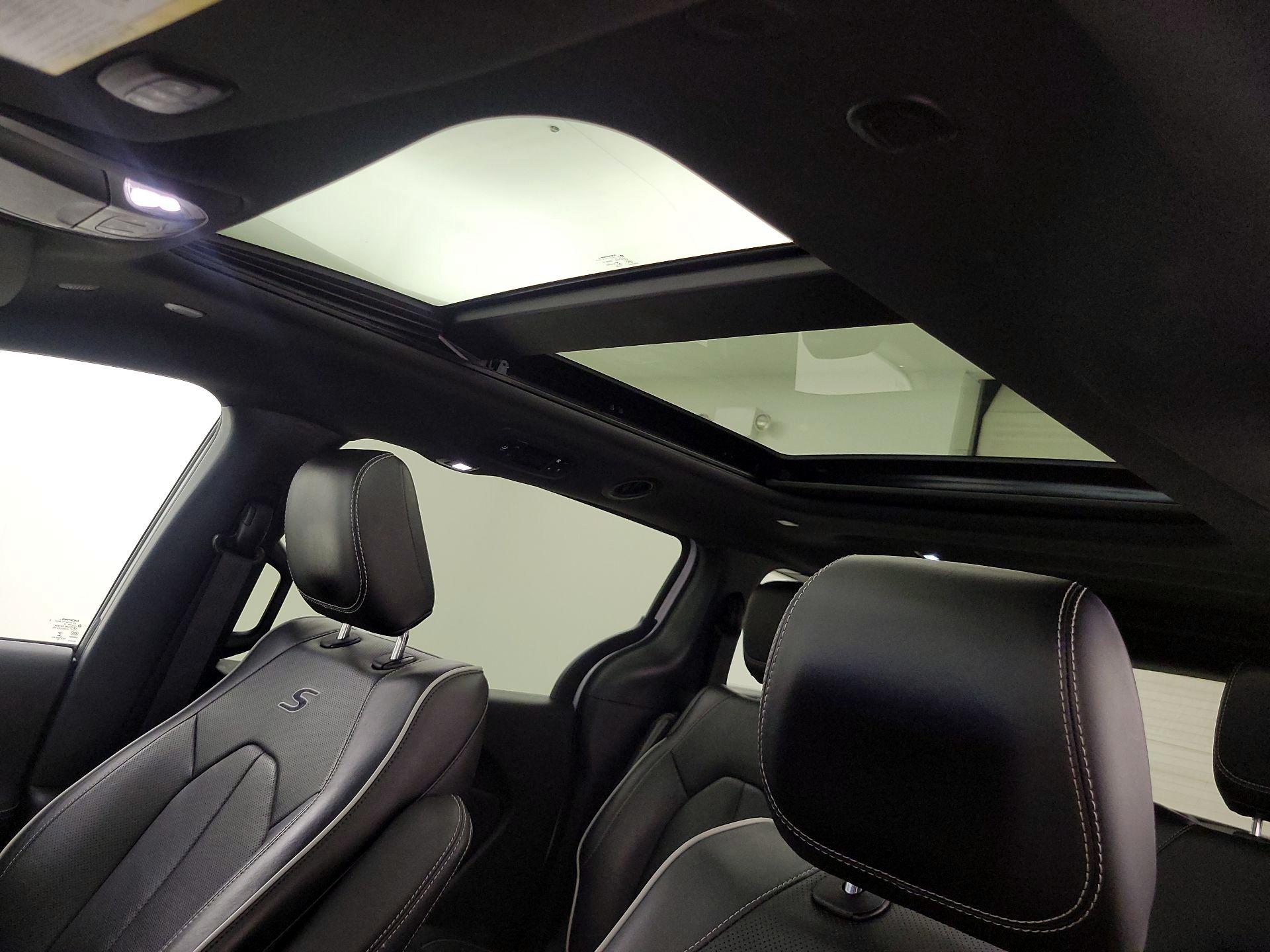 Thumbnail: 2023 Chrysler Pacifica - 20