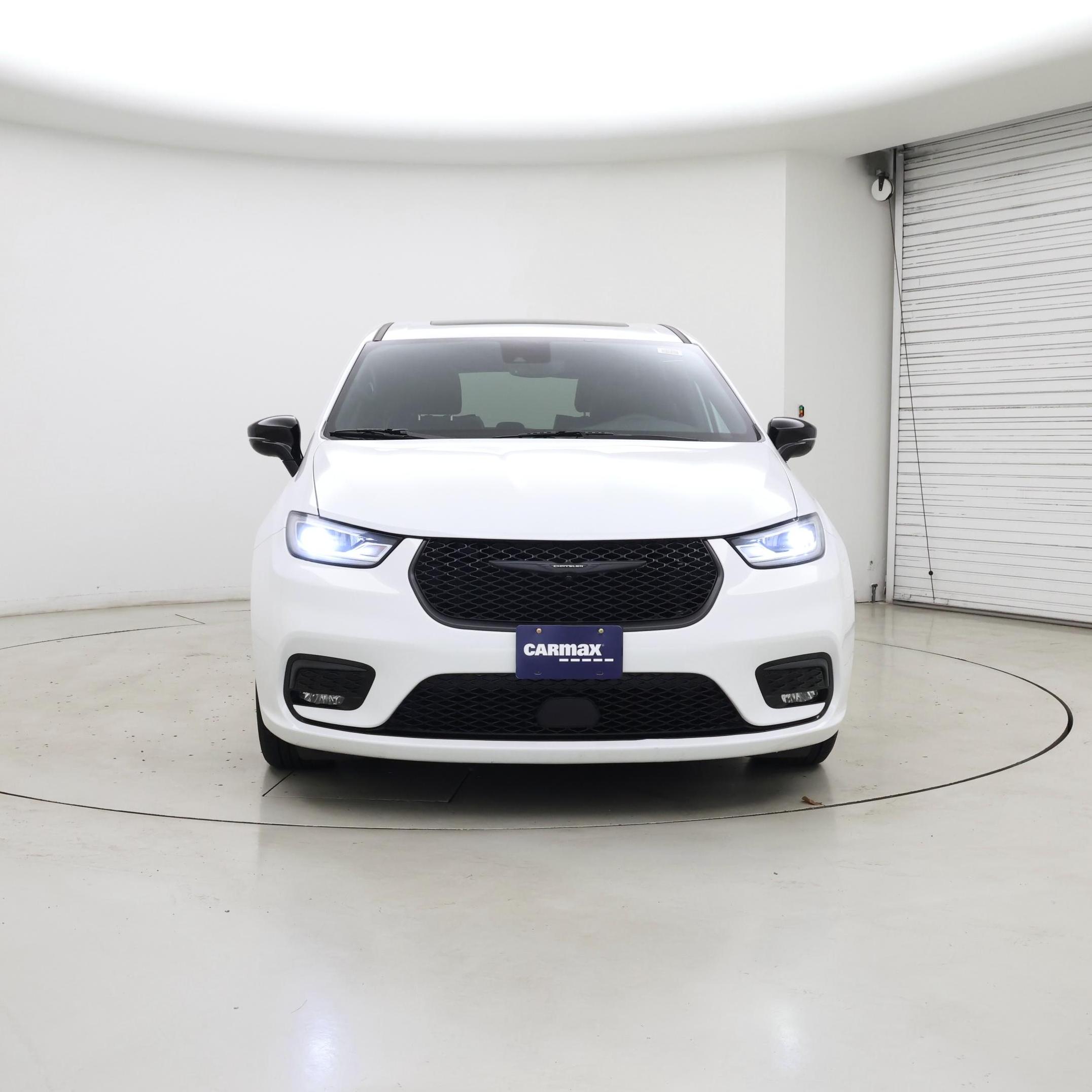 Thumbnail: 2023 Chrysler Pacifica - 5