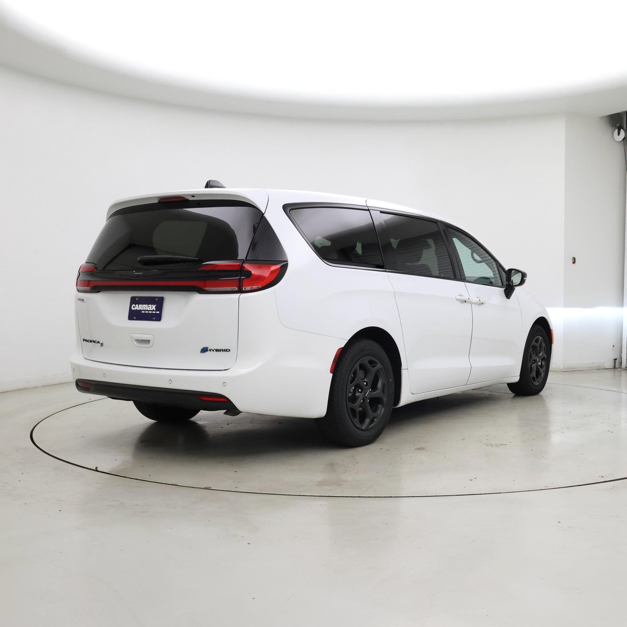 Thumbnail: 2023 Chrysler Pacifica - 8