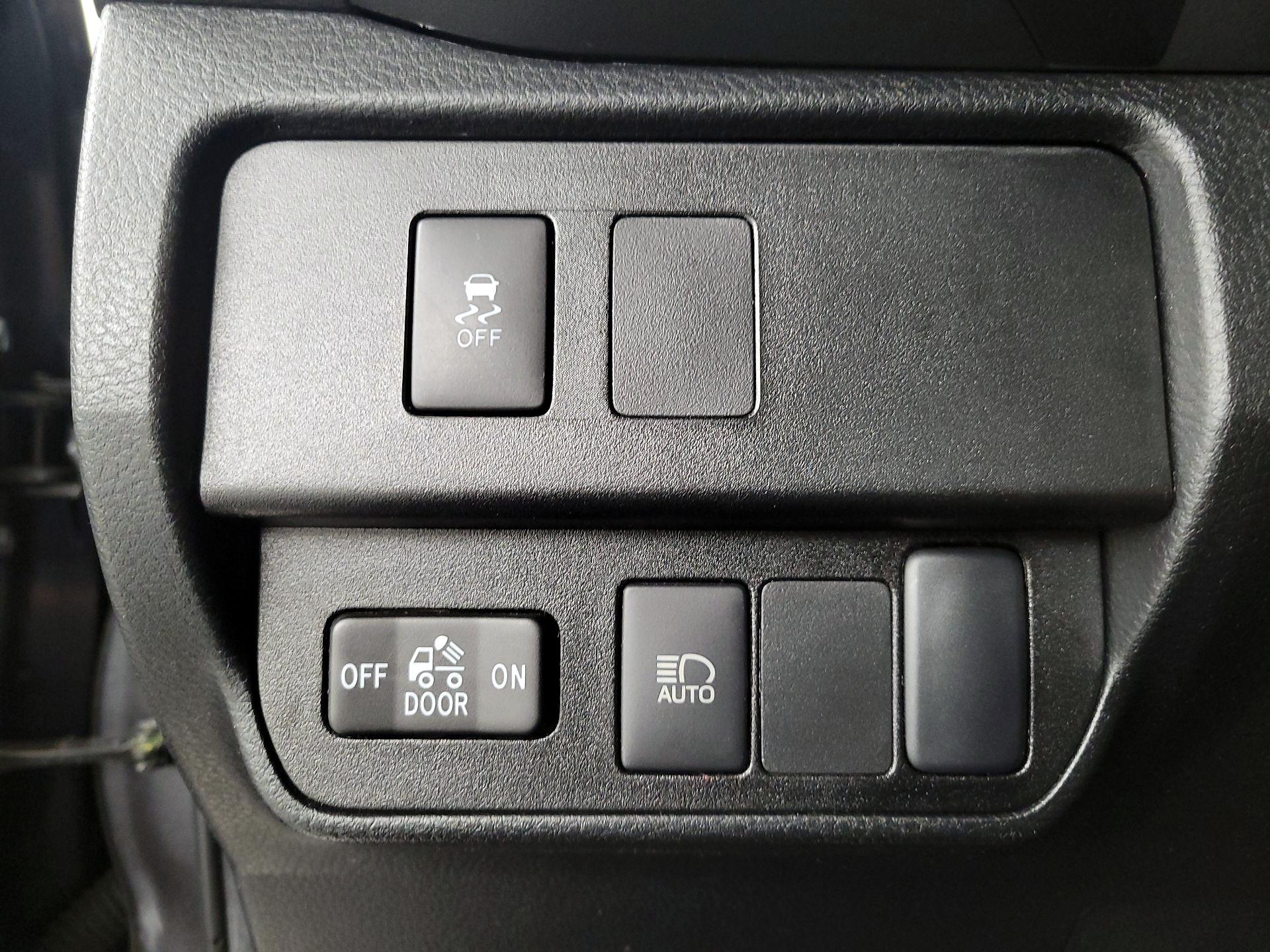 Thumbnail: 2022 Toyota Tacoma - 13