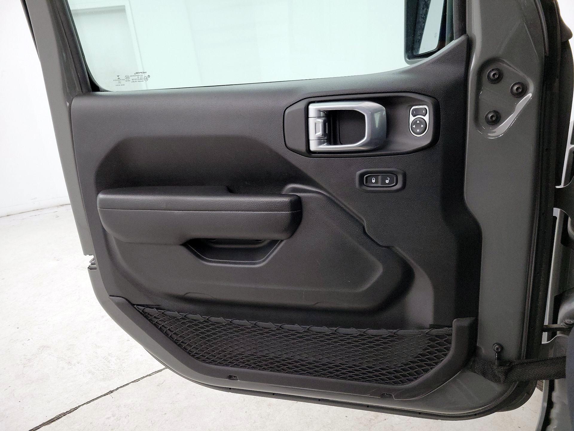 Thumbnail: 2022 Jeep Wrangler - 12