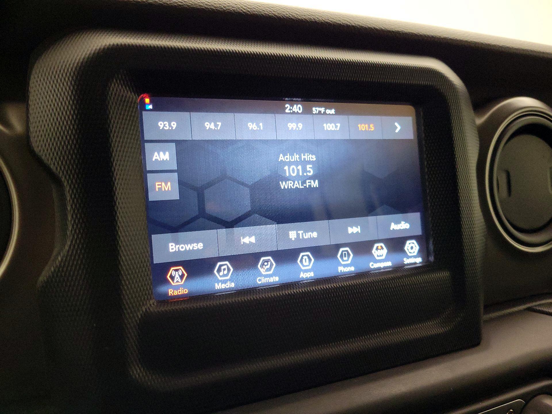 Thumbnail: 2022 Jeep Wrangler - 15