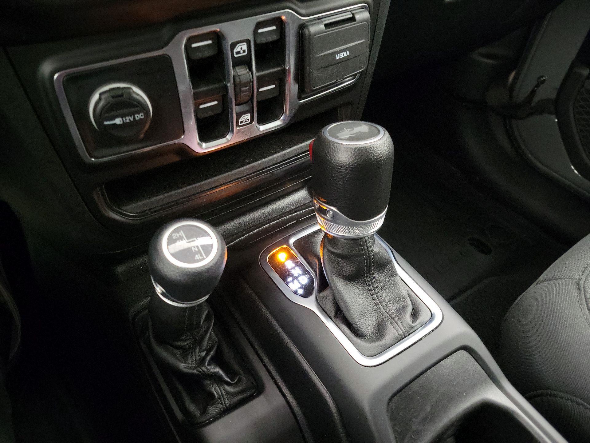 Thumbnail: 2022 Jeep Wrangler - 17