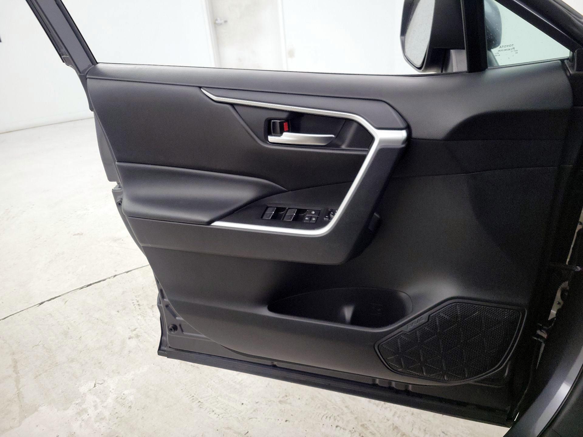 Thumbnail: 2023 Toyota RAV4 - 12