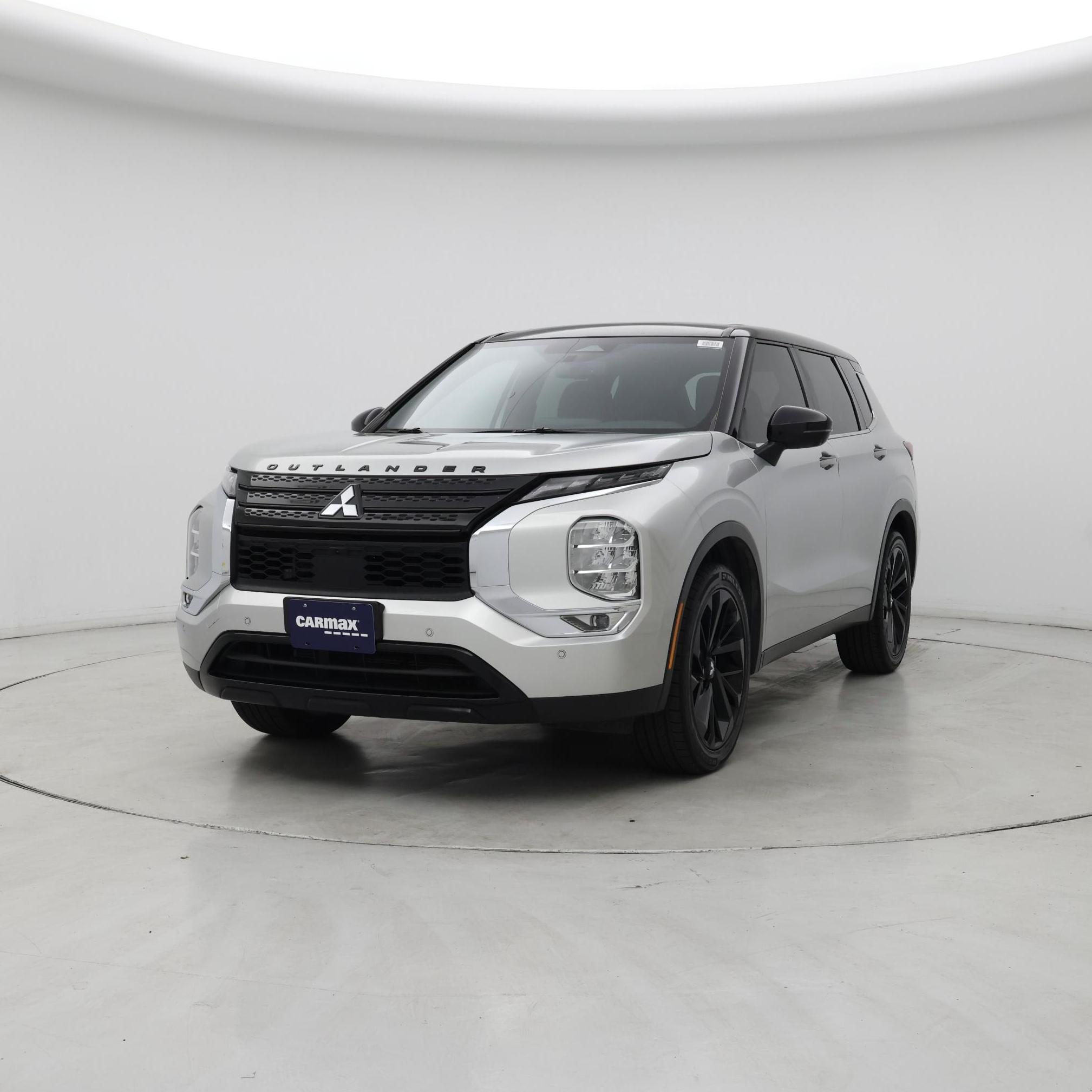 Thumbnail: 2023 Mitsubishi Outlander - 4