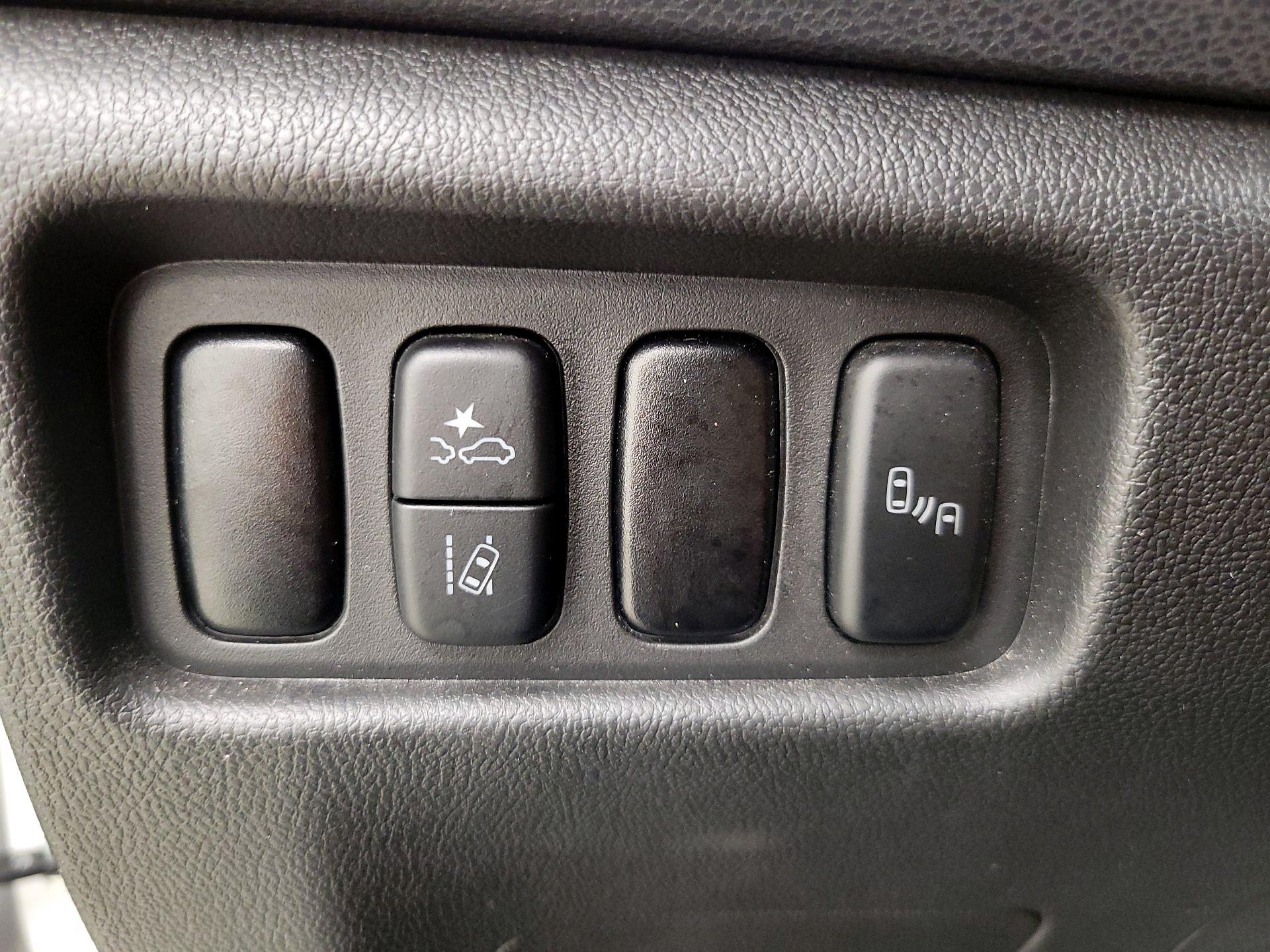 Thumbnail: 2021 Mitsubishi Outlander Sport - 13