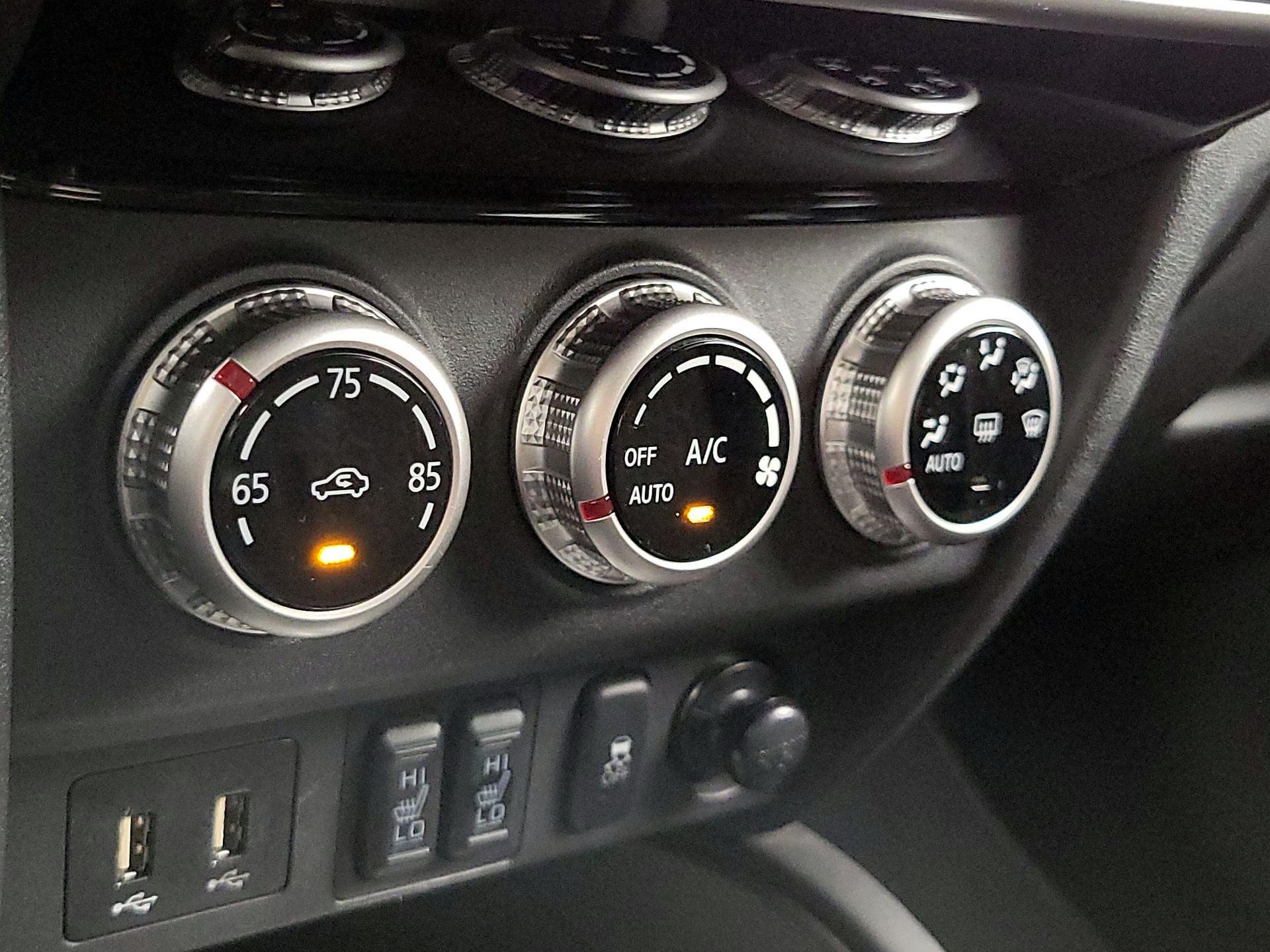 Thumbnail: 2021 Mitsubishi Outlander Sport - 16