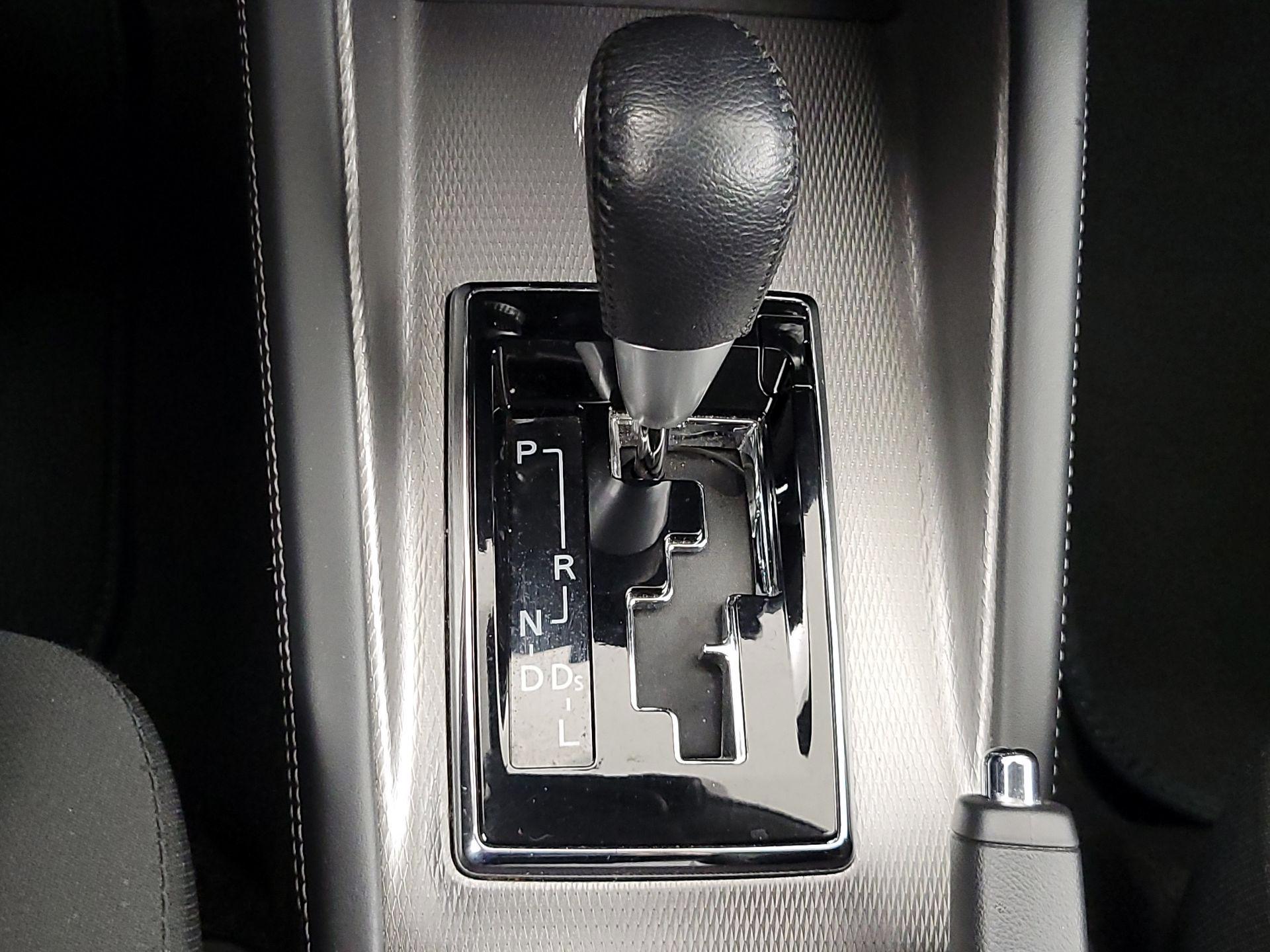 Thumbnail: 2021 Mitsubishi Outlander Sport - 17