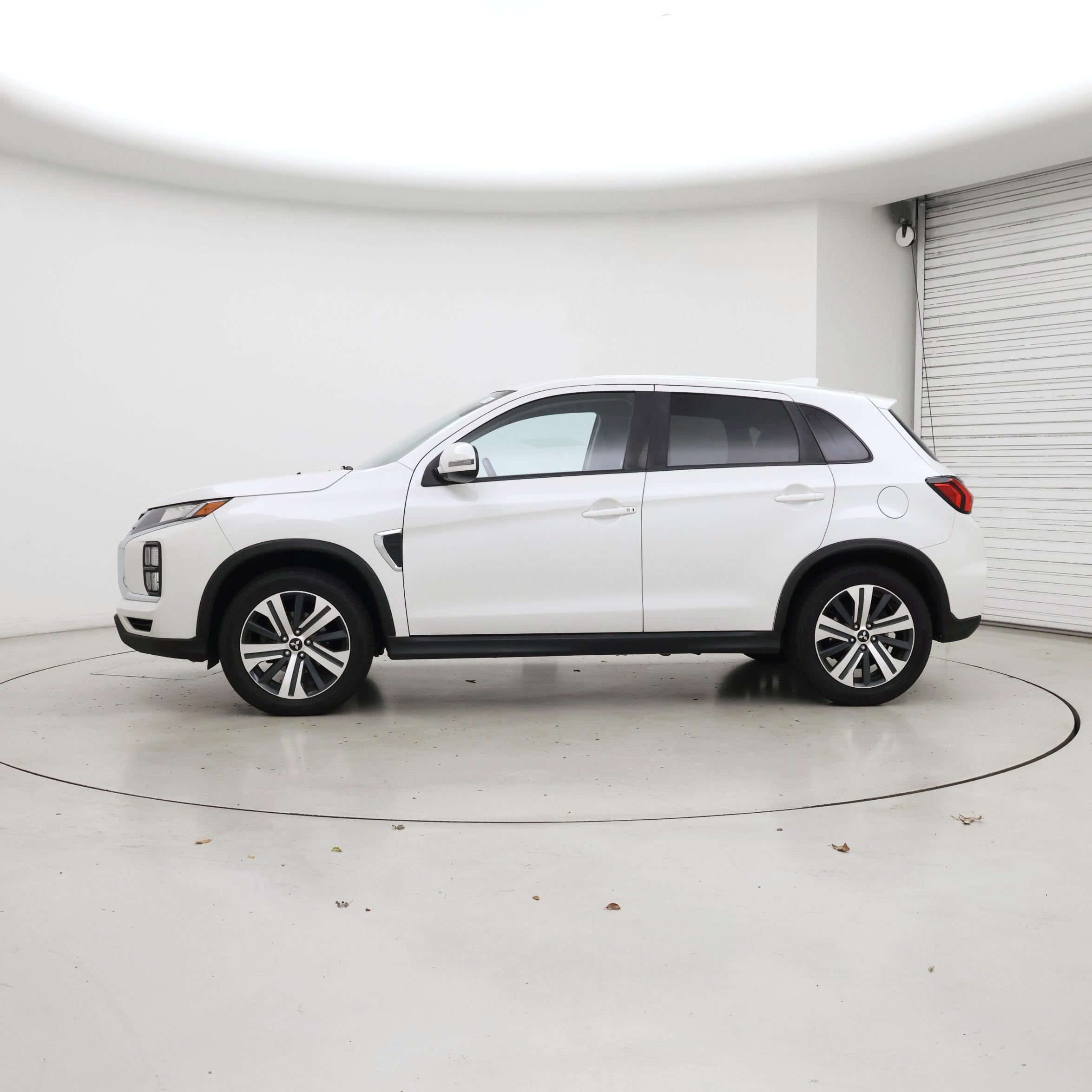 Thumbnail: 2021 Mitsubishi Outlander Sport - 3