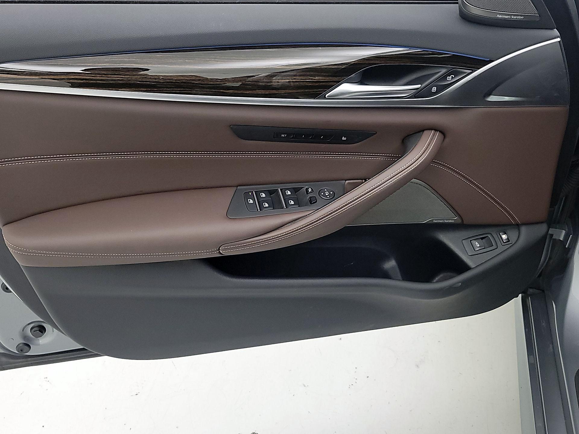 Thumbnail: 2023 BMW 5 Series - 12