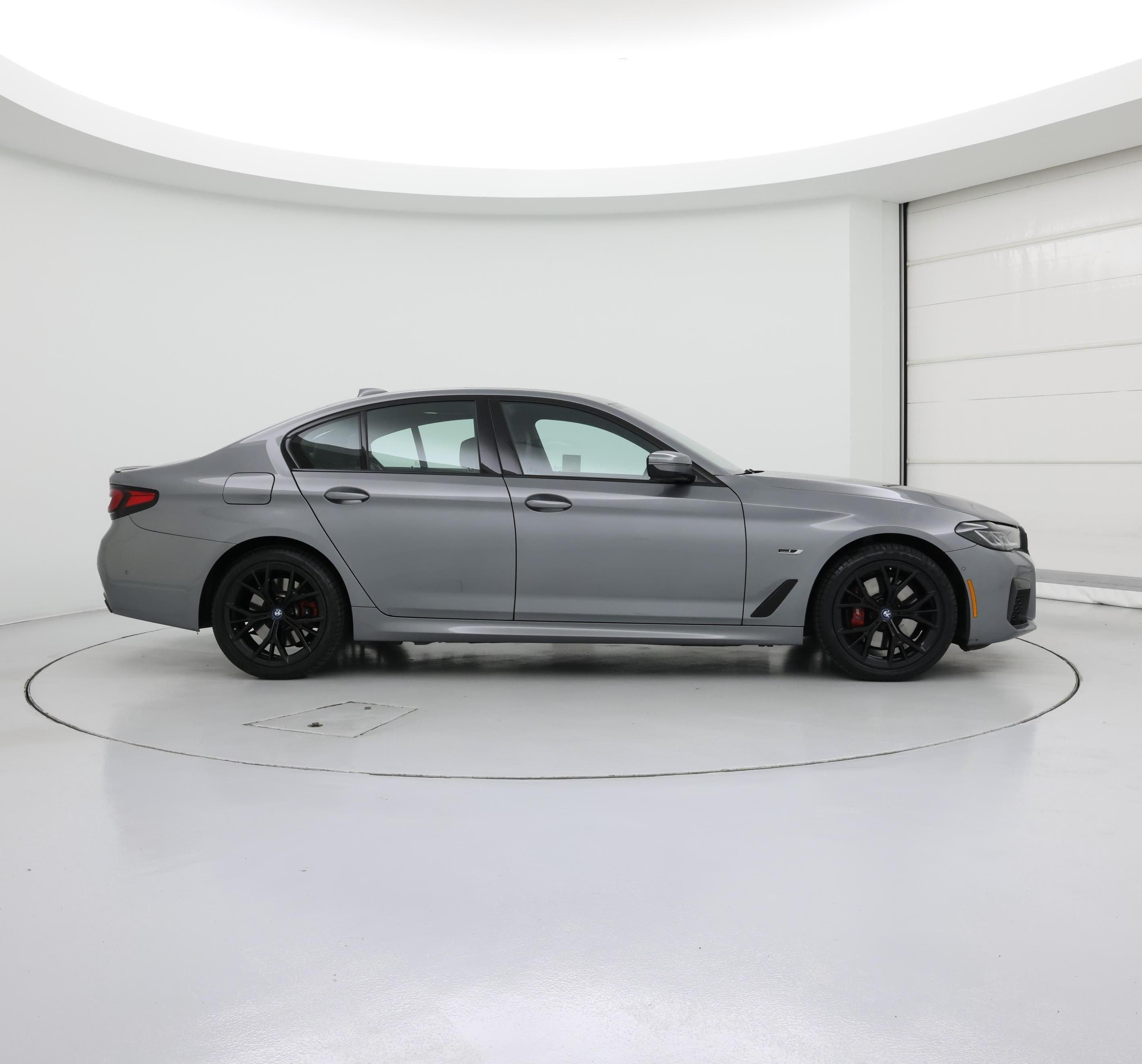 Thumbnail: 2023 BMW 5 Series - 7