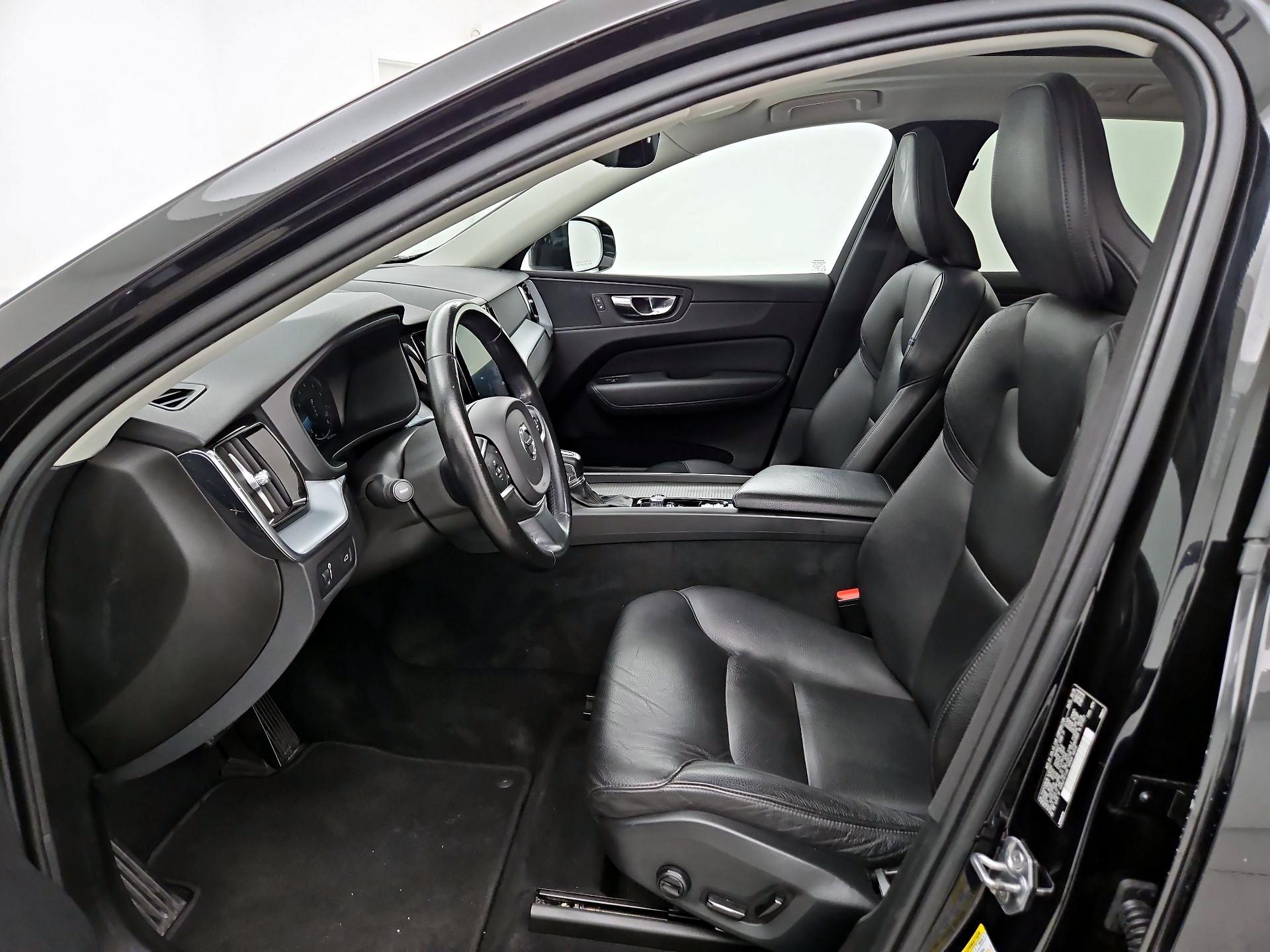 Thumbnail: 2020 Volvo XC60 - 11