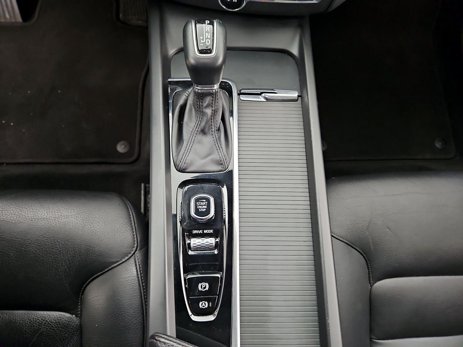 Thumbnail: 2020 Volvo XC60 - 18