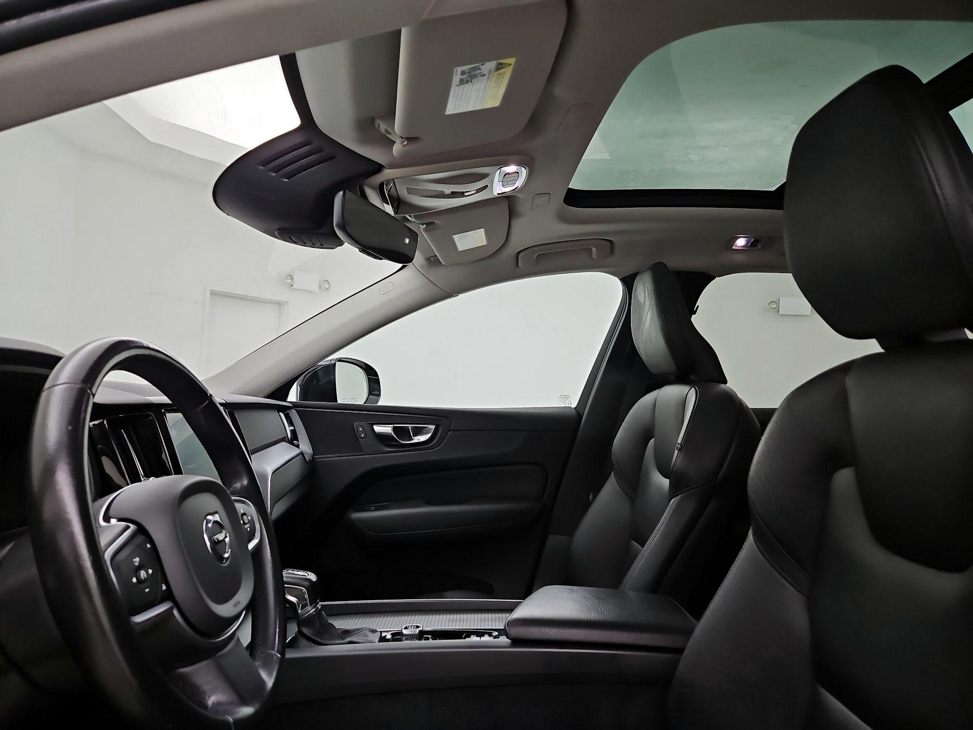 Thumbnail: 2020 Volvo XC60 - 20