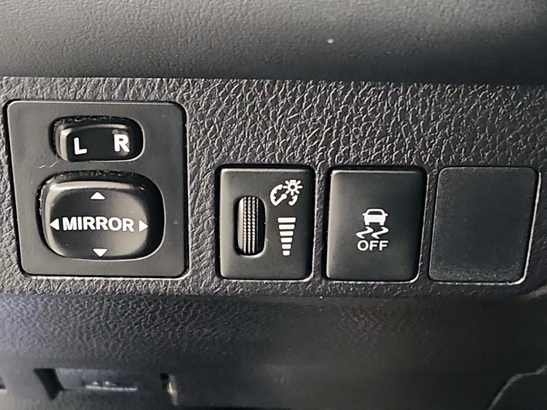 Thumbnail: 2015 Toyota RAV4 - 13