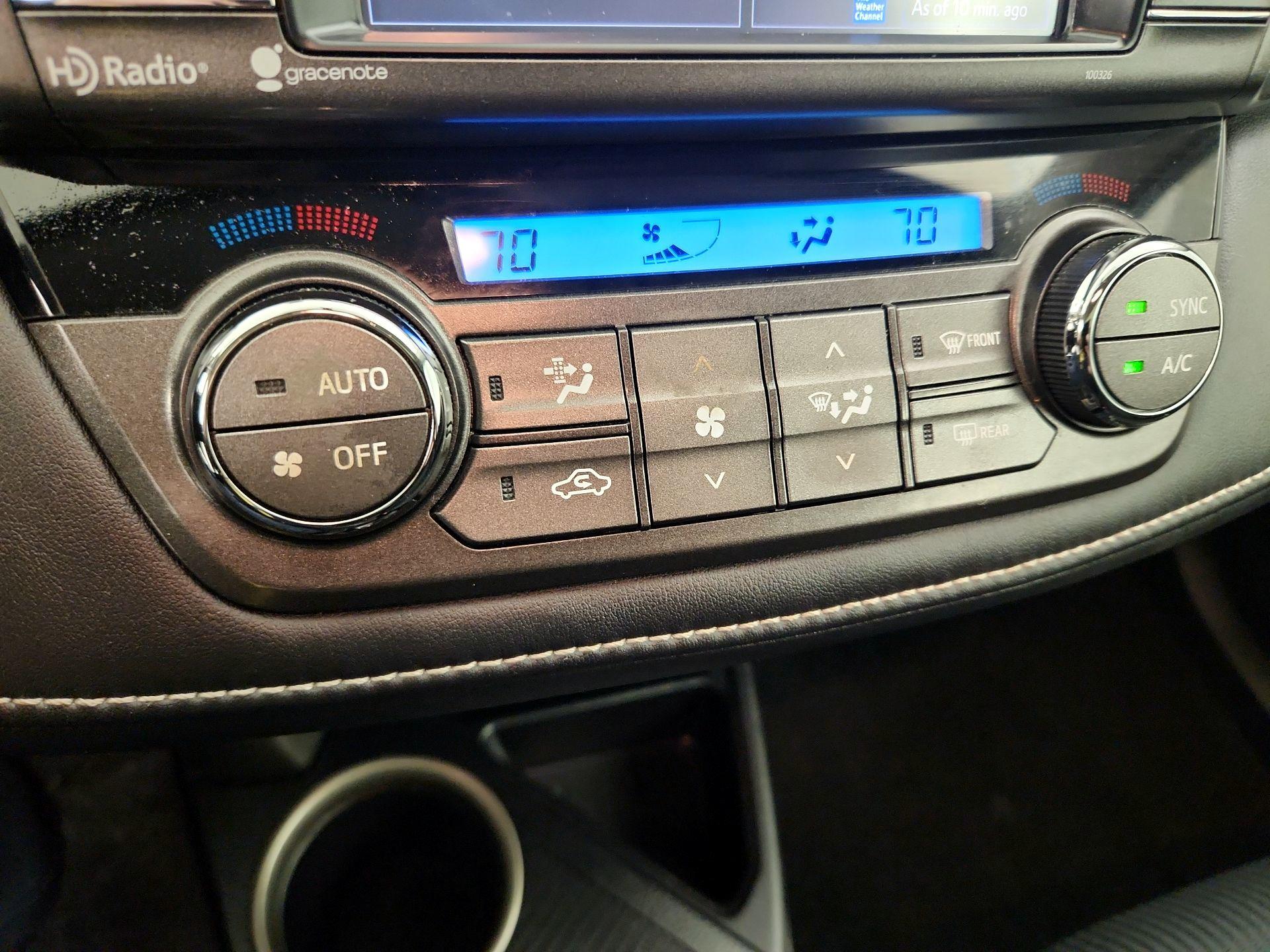 Thumbnail: 2015 Toyota RAV4 - 16