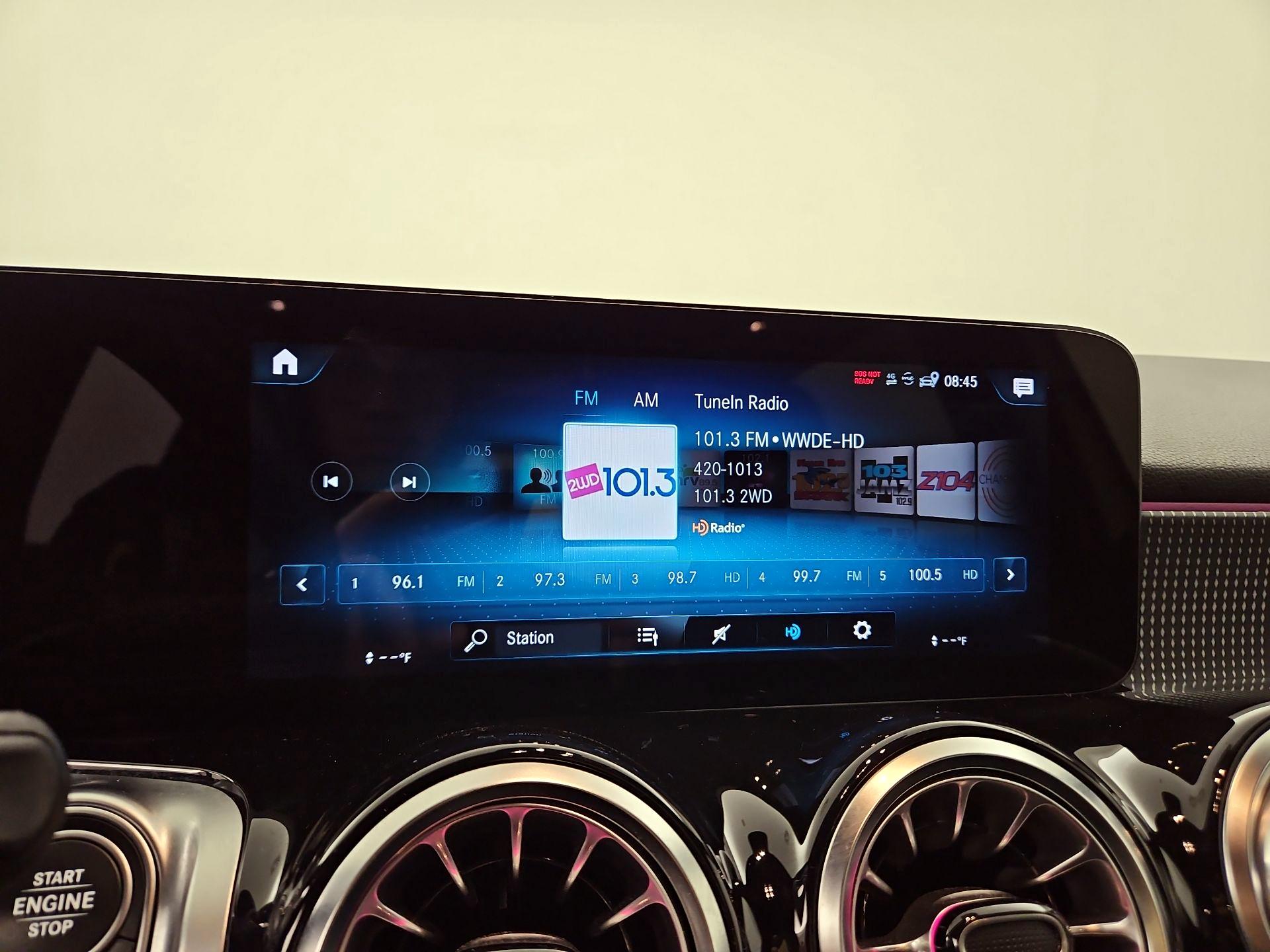 Thumbnail: 2022 Mercedes-Benz GLB - 16