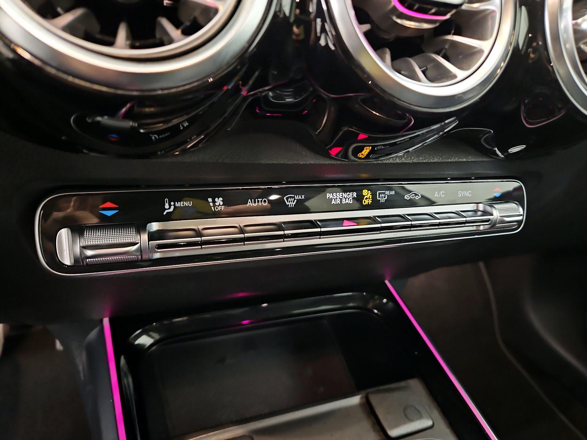 Thumbnail: 2022 Mercedes-Benz GLB - 17