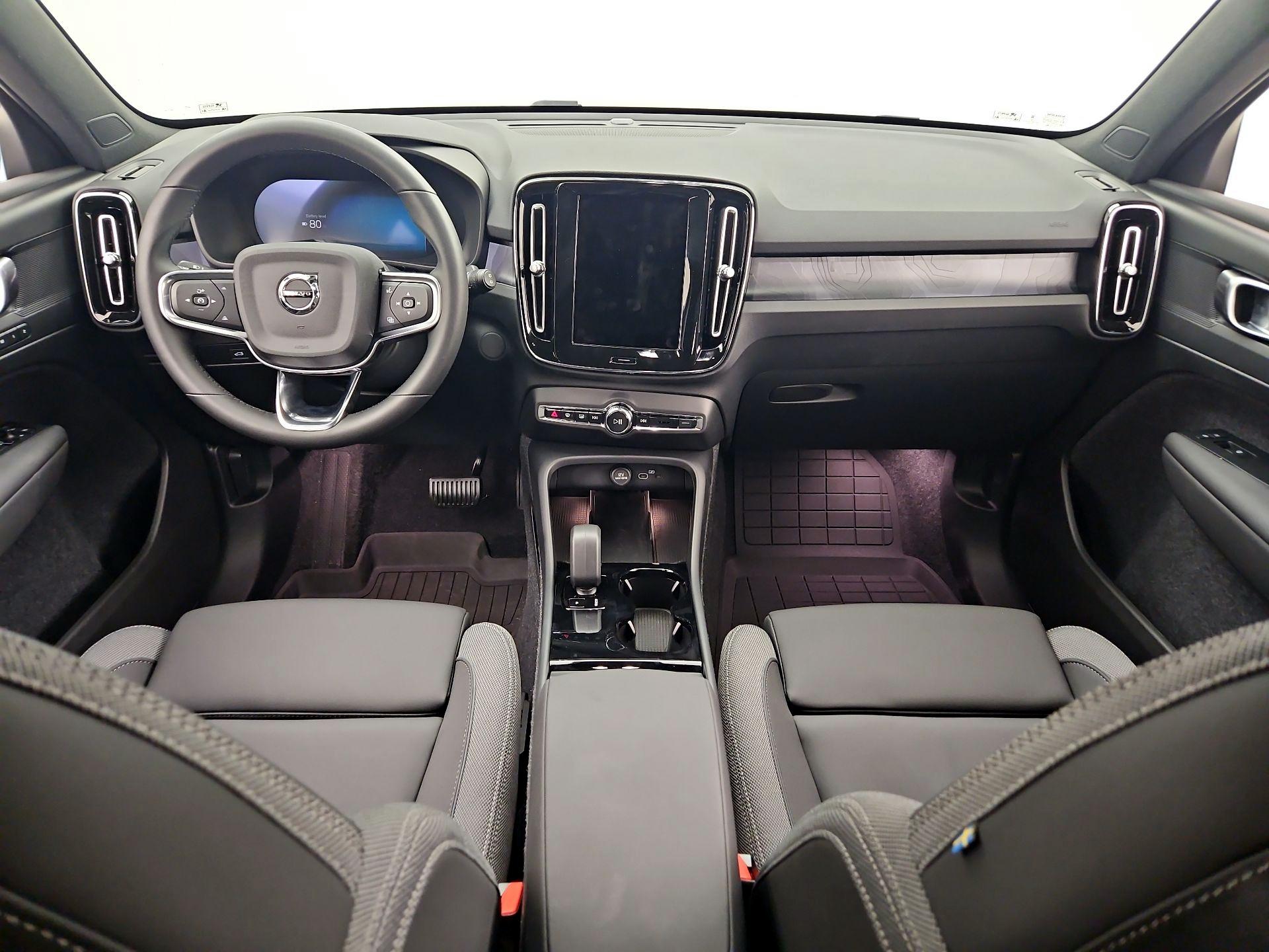 Thumbnail: 2025 Volvo EX40 - 9