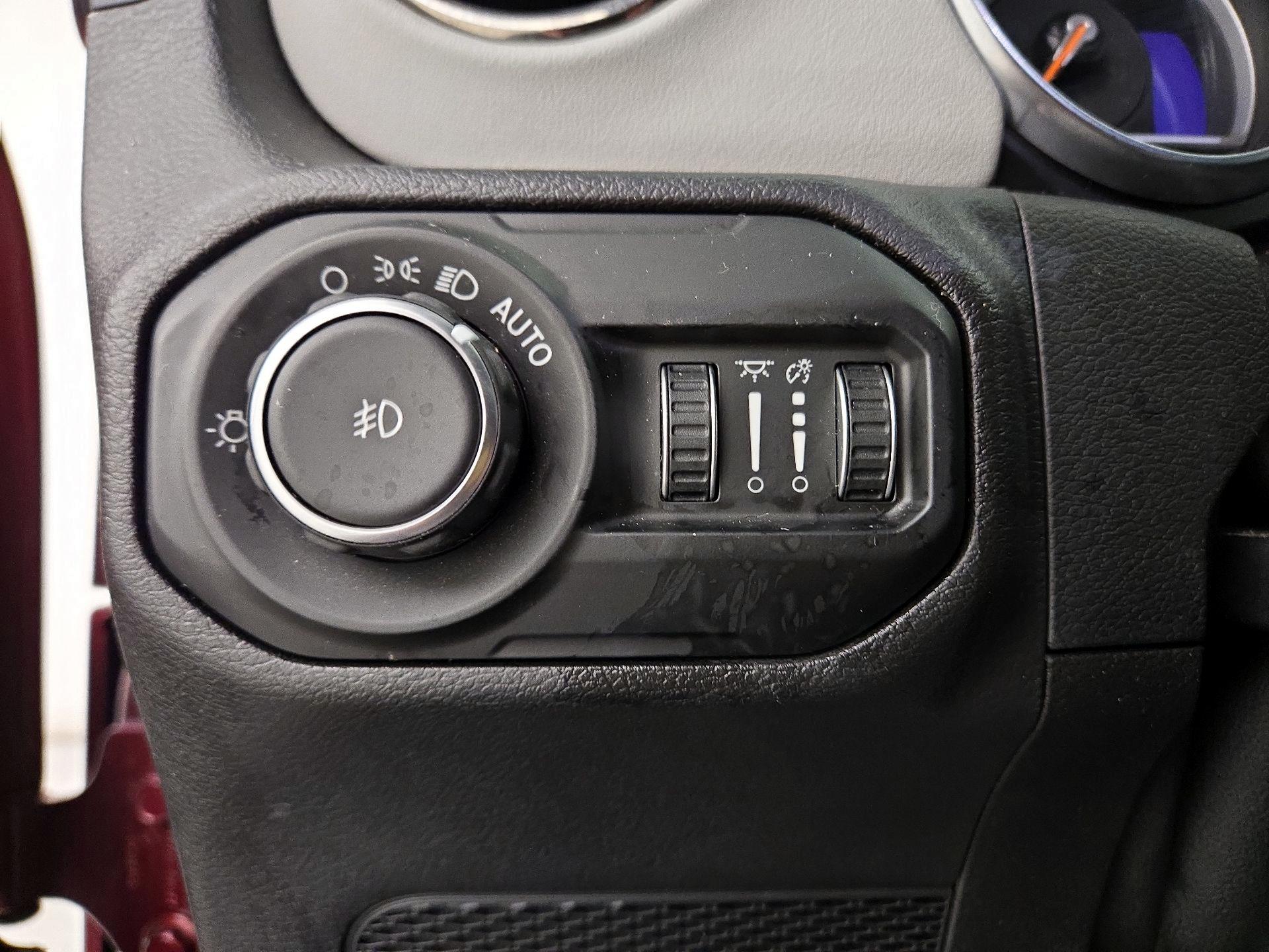 Thumbnail: 2021 Jeep Wrangler - 13