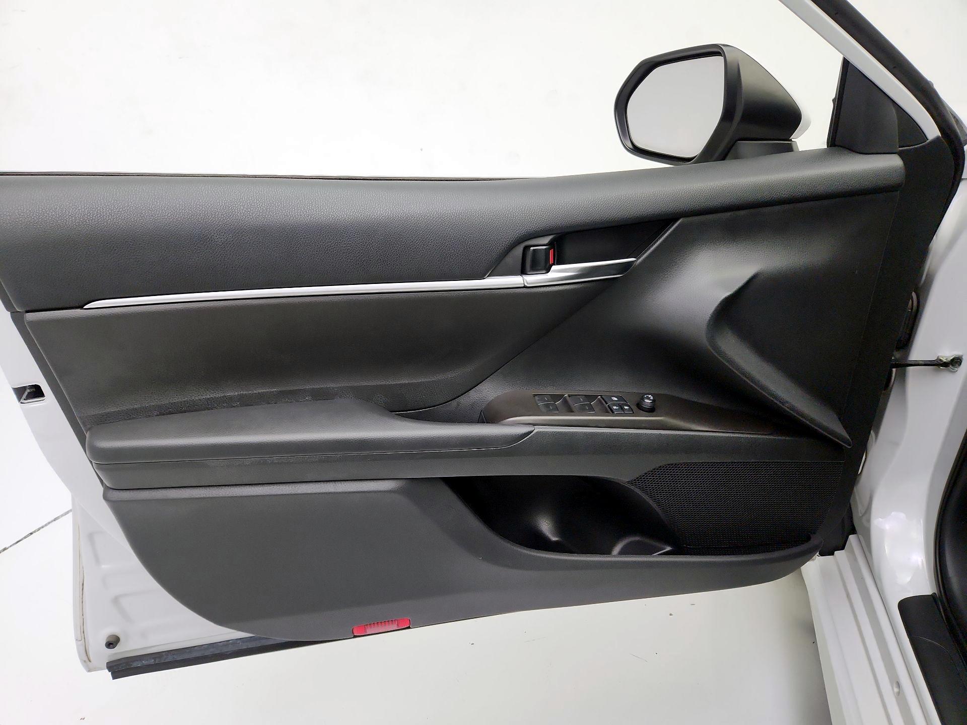 Thumbnail: 2023 Toyota Camry - 12