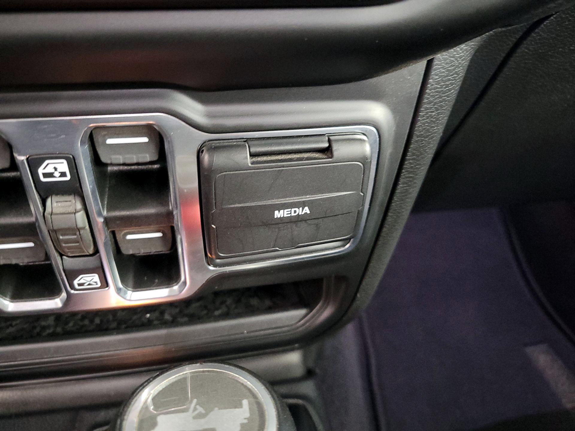 Thumbnail: 2021 Jeep Wrangler - 19