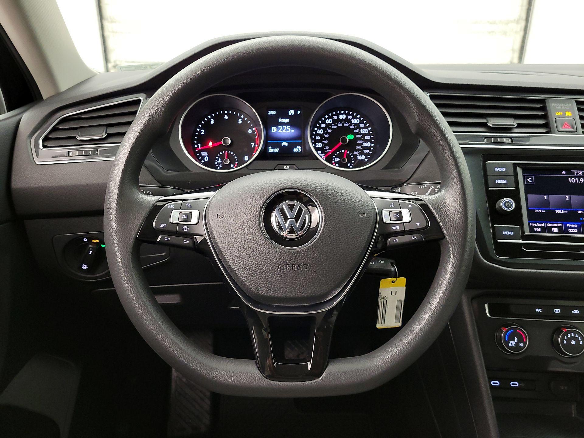 Thumbnail: 2020 Volkswagen Tiguan - 10