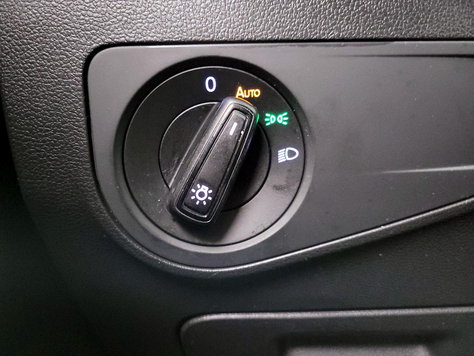 Thumbnail: 2020 Volkswagen Tiguan - 13