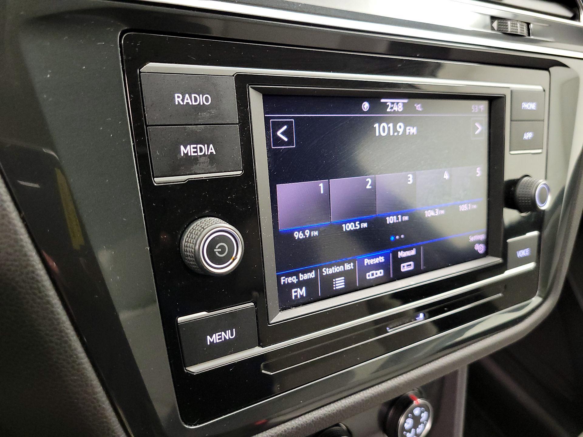 Thumbnail: 2020 Volkswagen Tiguan - 15