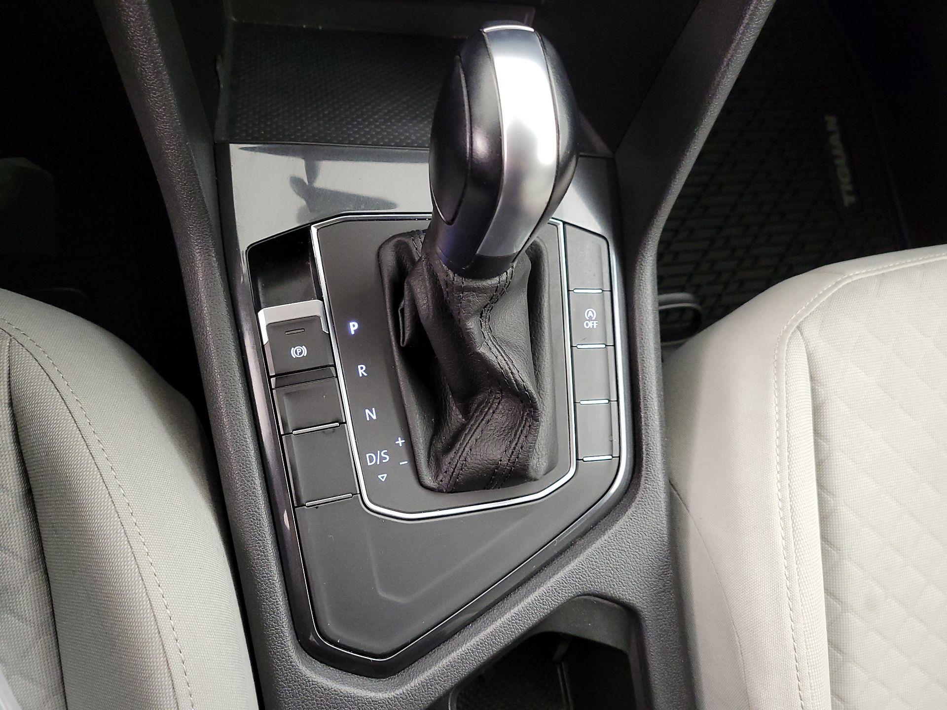 Thumbnail: 2020 Volkswagen Tiguan - 17