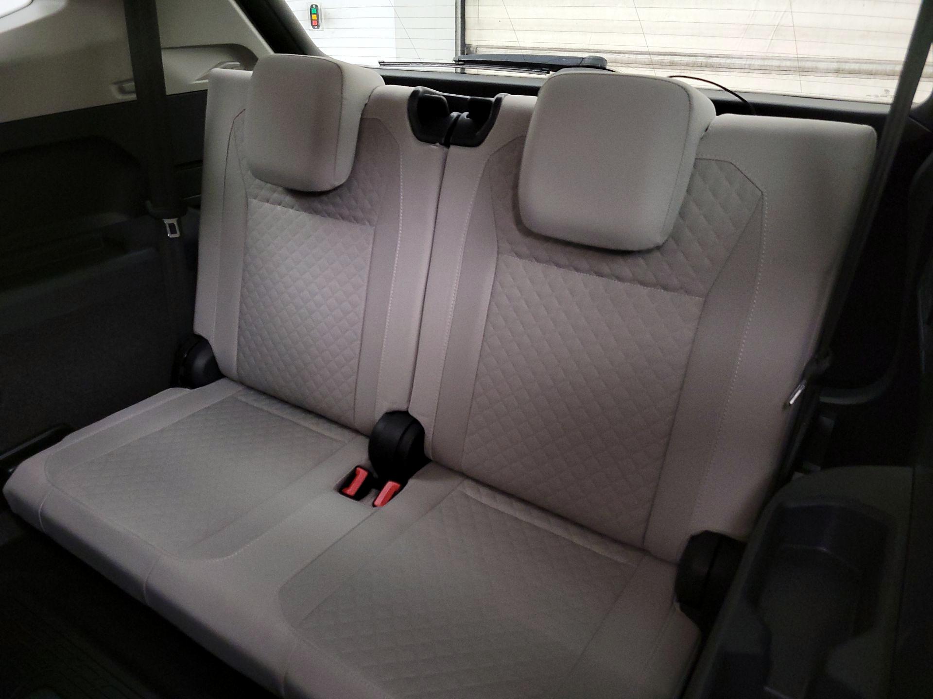 Thumbnail: 2020 Volkswagen Tiguan - 20