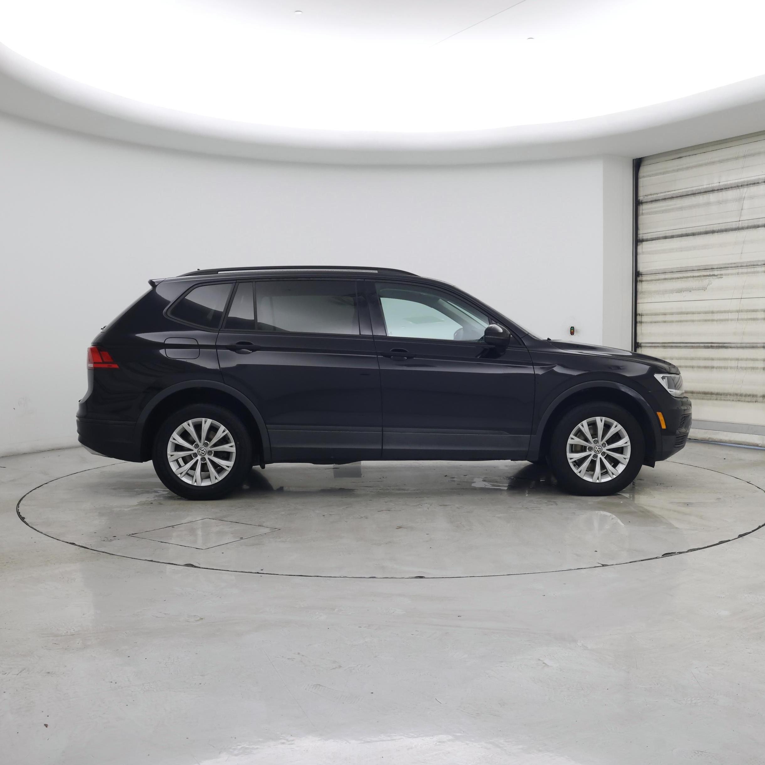 Thumbnail: 2020 Volkswagen Tiguan - 7