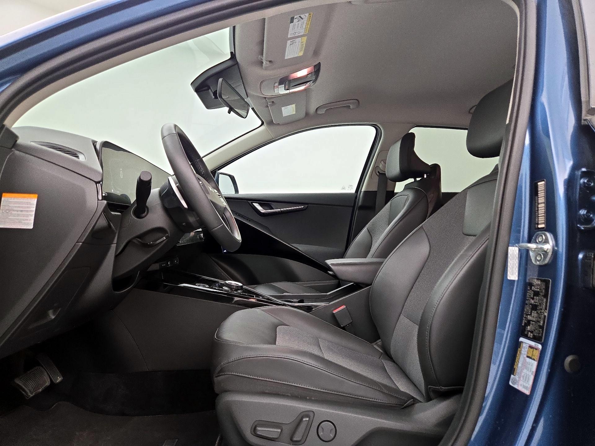 Thumbnail: 2023 Kia Niro - 11