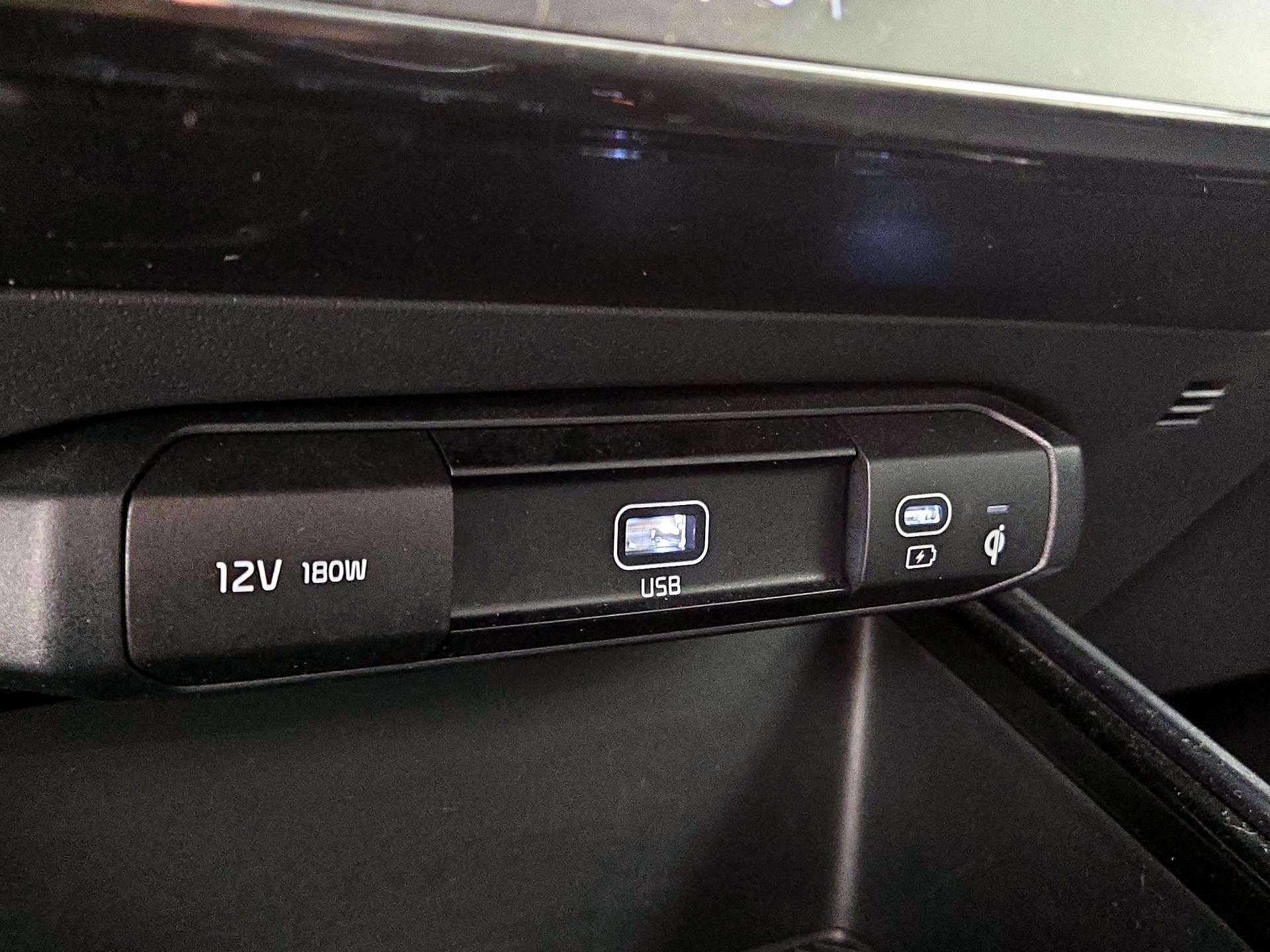 Thumbnail: 2023 Kia Niro - 18