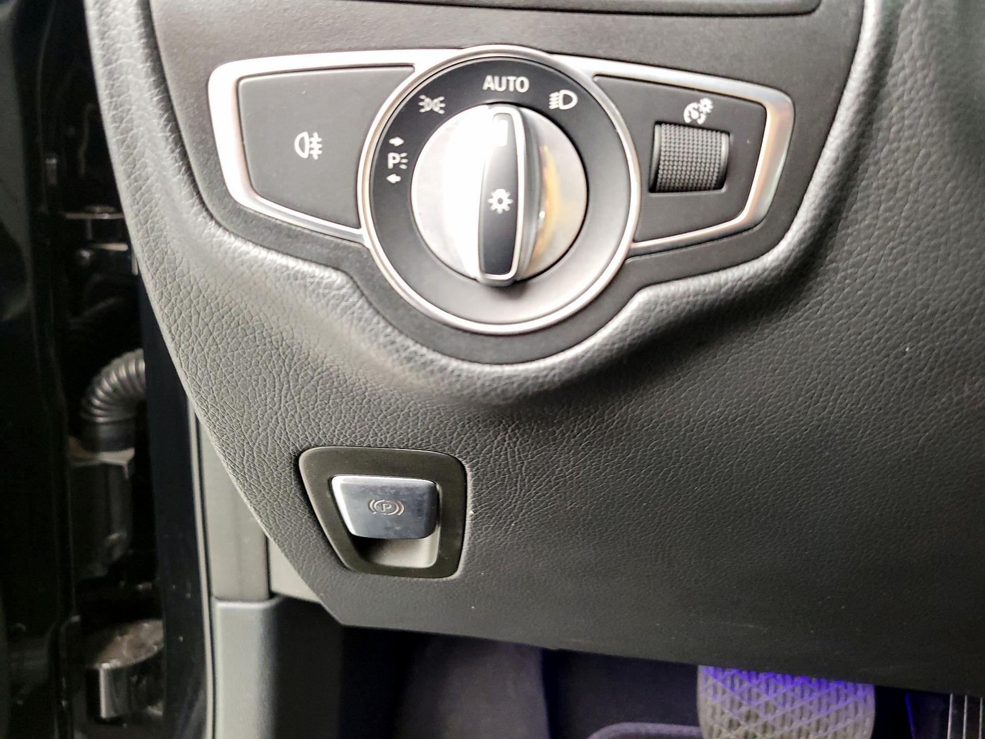 Thumbnail: 2021 Mercedes-Benz GLC - 13