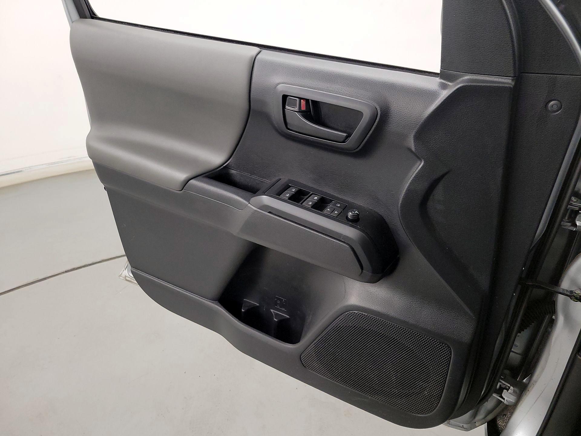 Thumbnail: 2022 Toyota Tacoma - 12