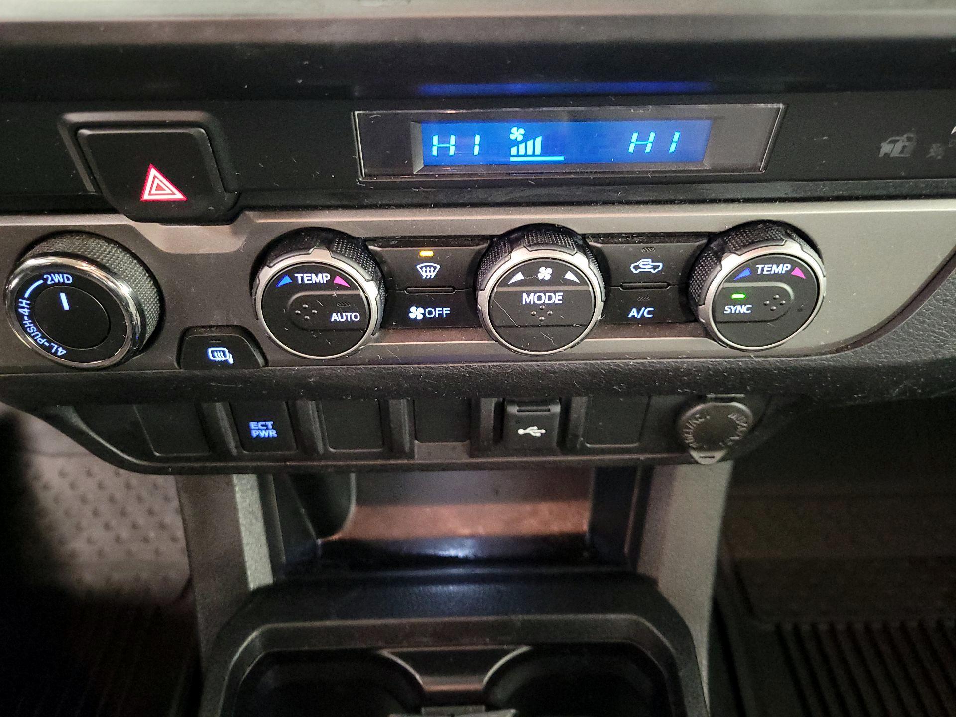 Thumbnail: 2022 Toyota Tacoma - 17