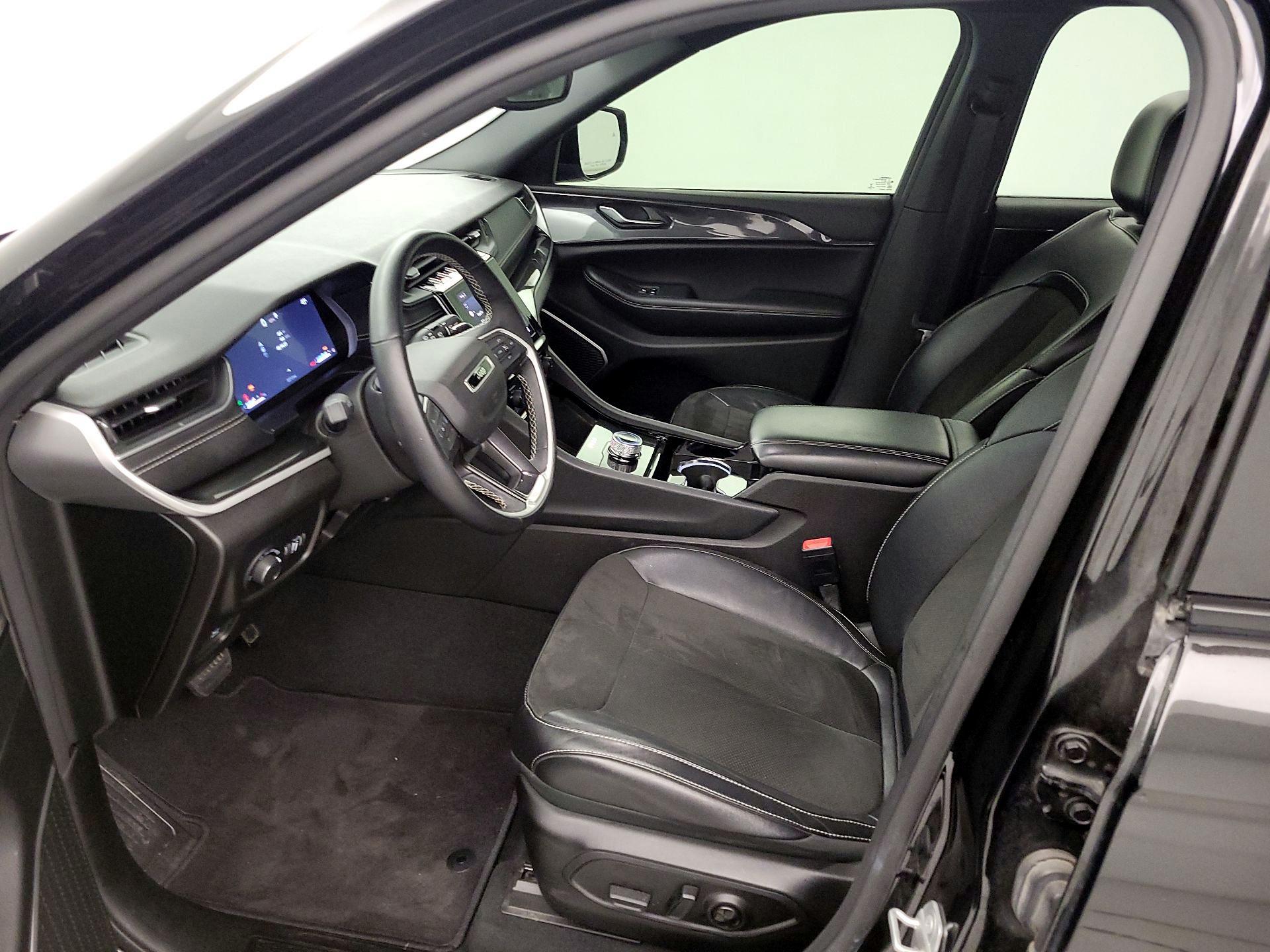 Thumbnail: 2022 Jeep Grand Cherokee - 11