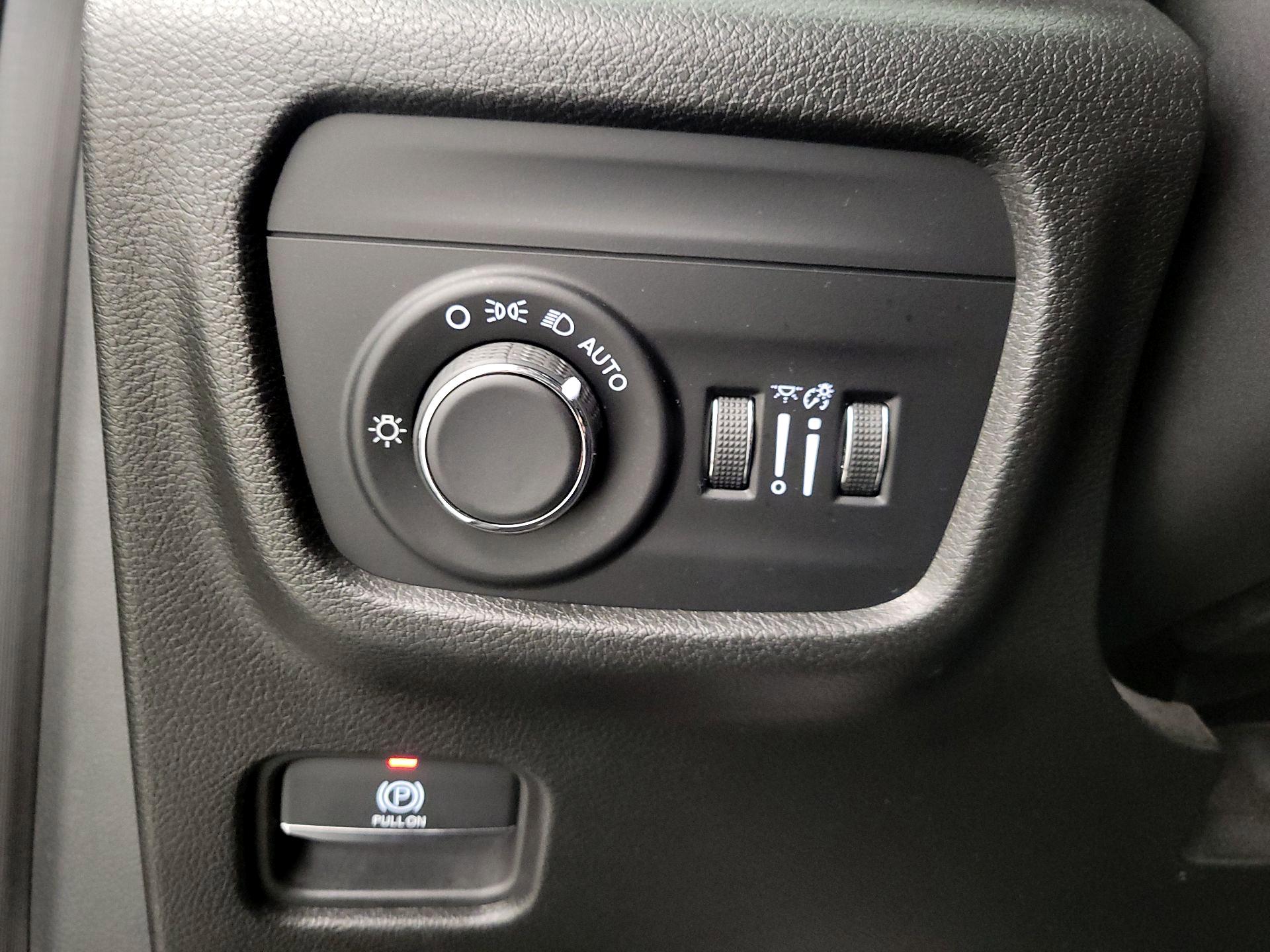 Thumbnail: 2022 Jeep Grand Cherokee - 13