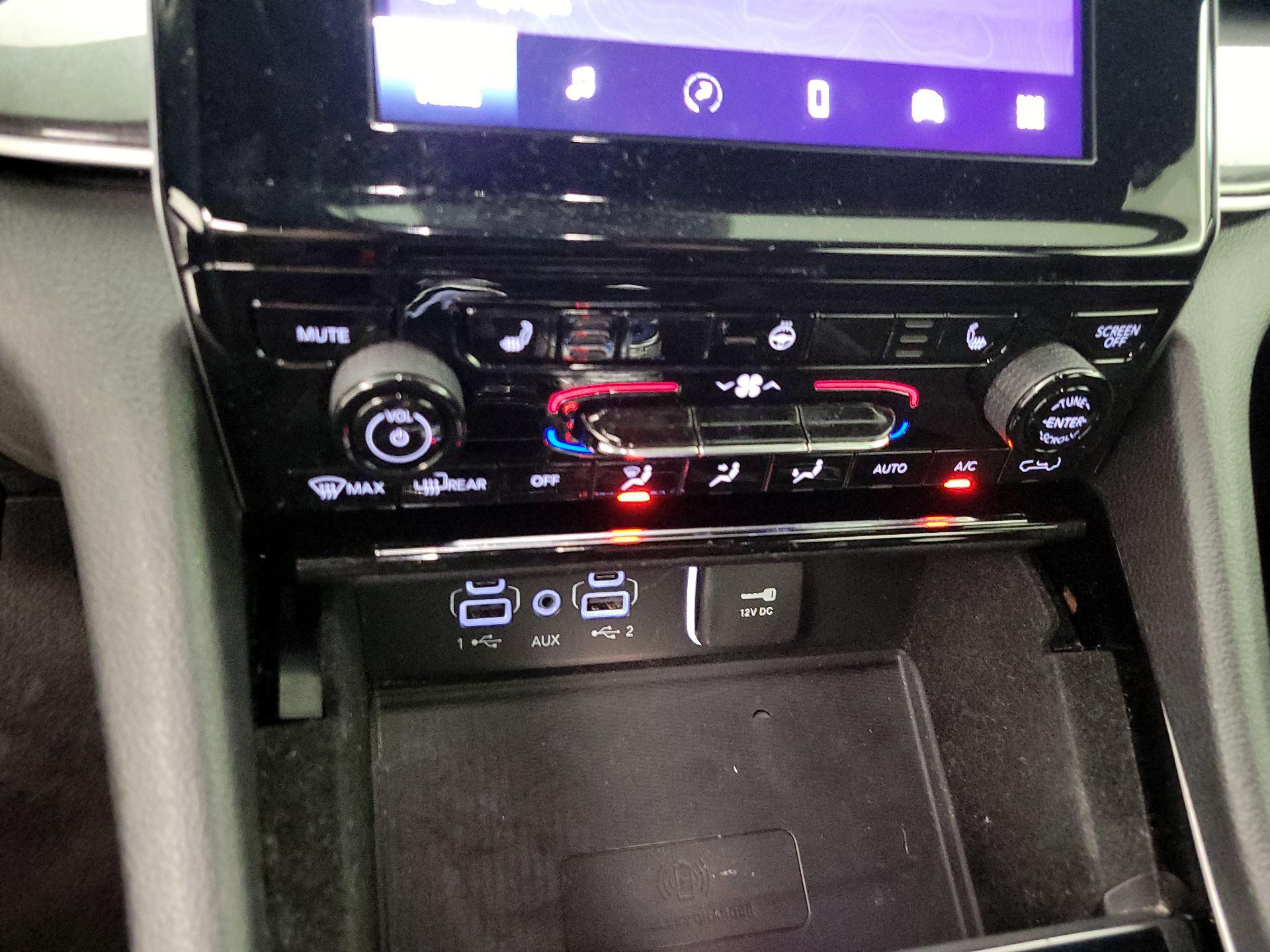 Thumbnail: 2022 Jeep Grand Cherokee - 16