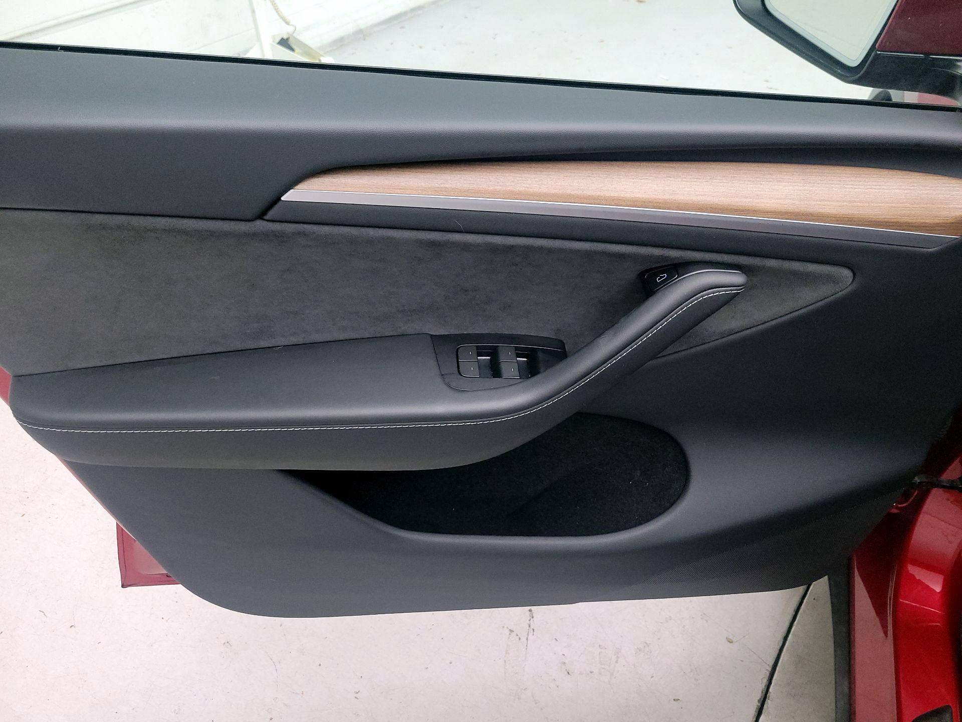 Thumbnail: 2024 Tesla Model Y - 10